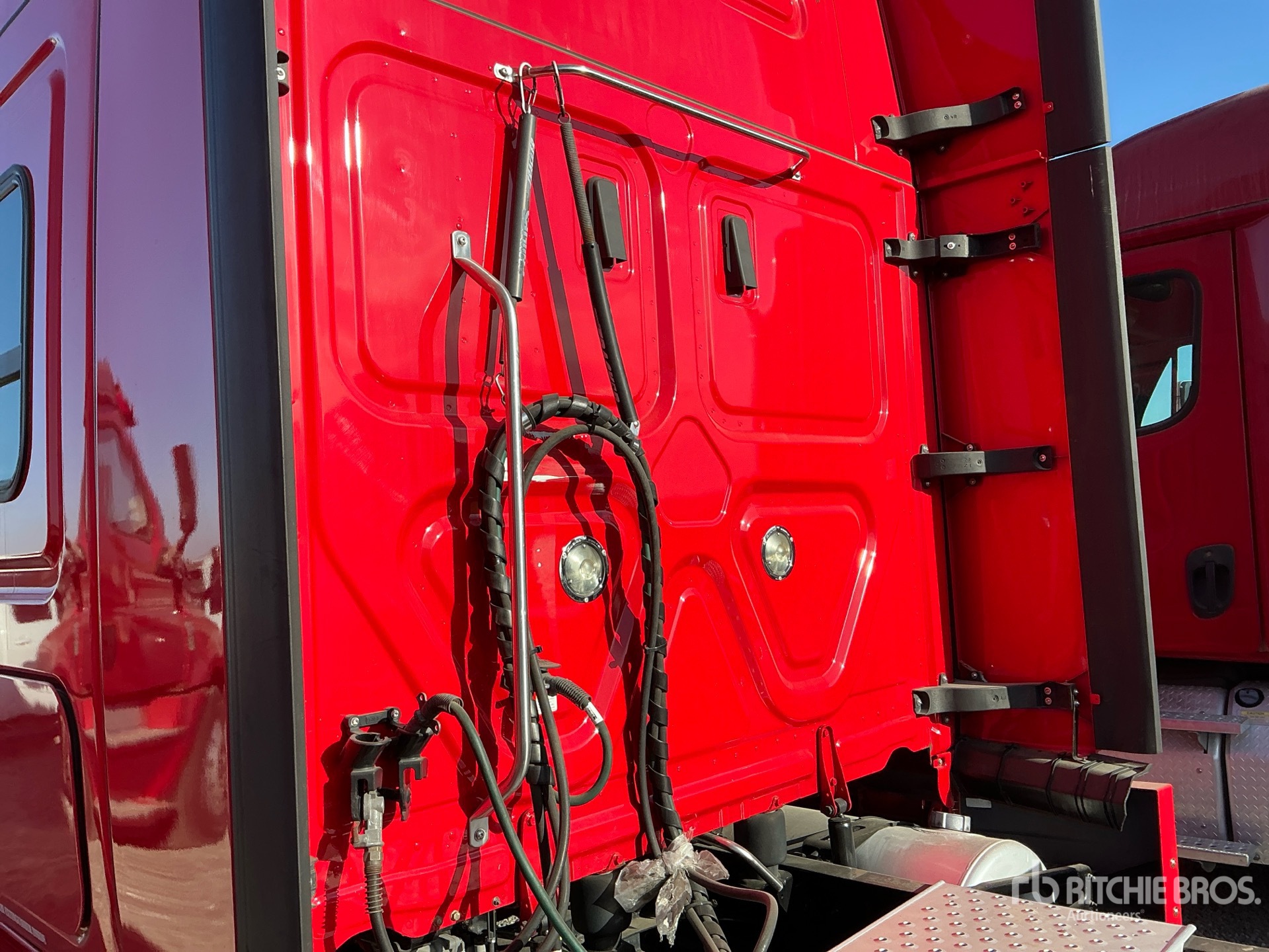 2022 Freightliner CASCADIA 126