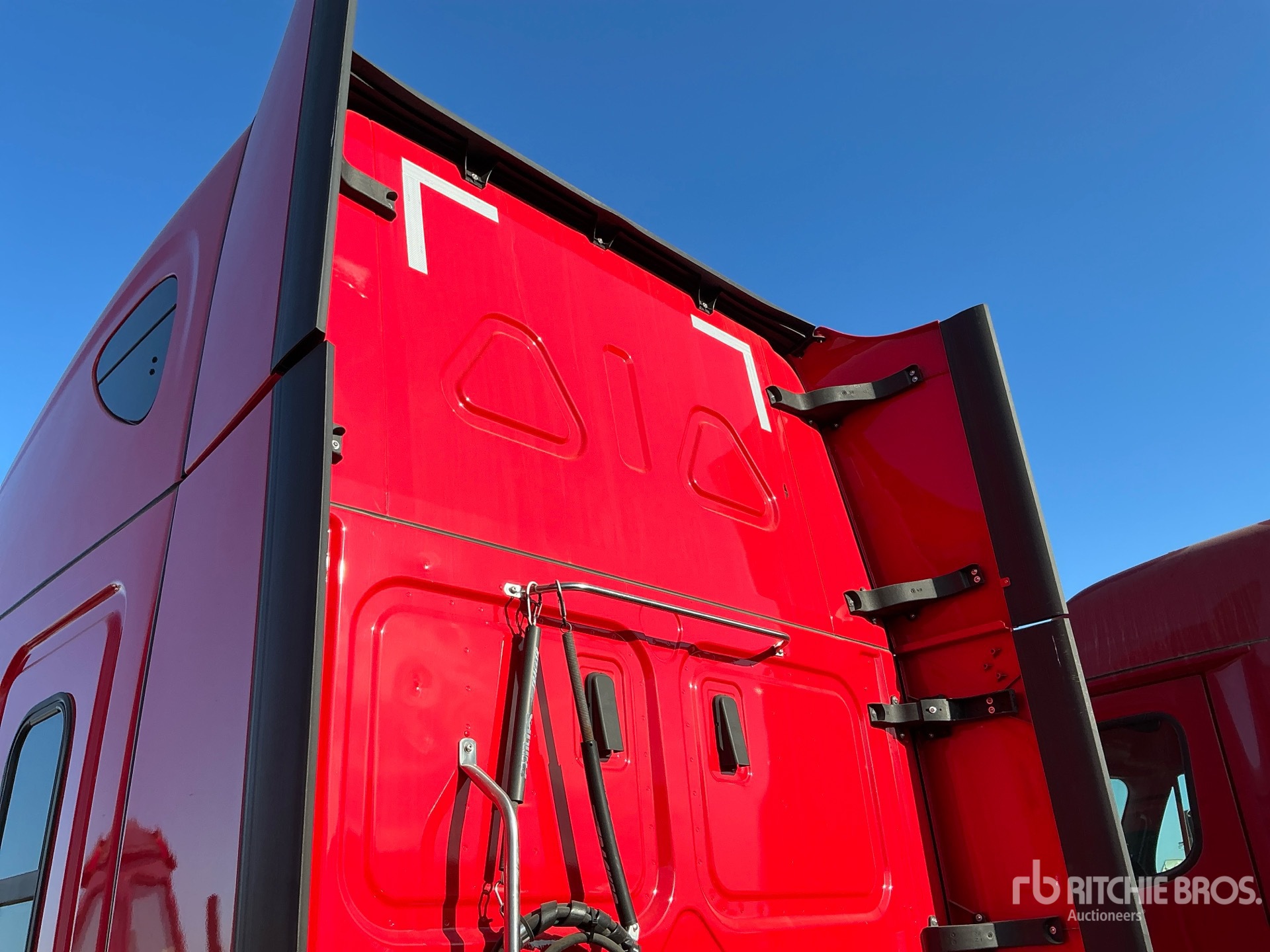 2022 Freightliner CASCADIA 126