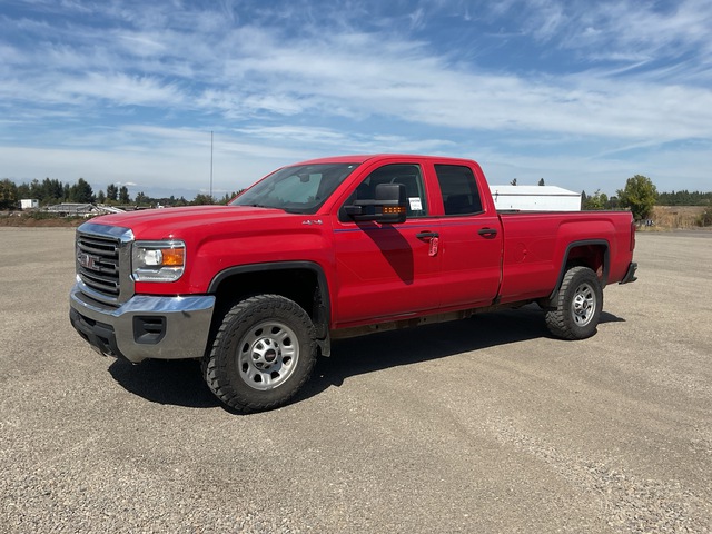 2017 GMC Sierra 2500HD 4x4 Crew Cab Pickup 2017 GMC Sierra 2500HD 4x4 Crew Cab Pickup