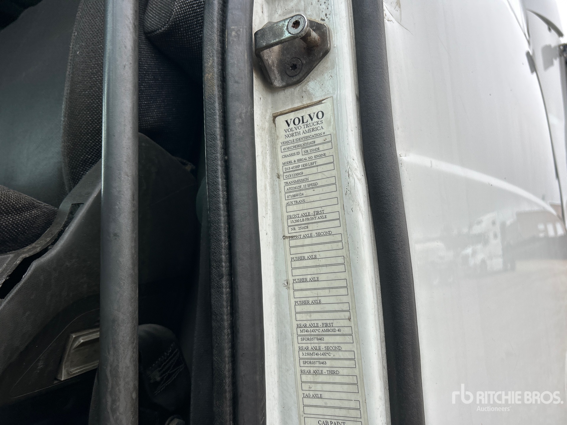 2020 Volvo VNL760