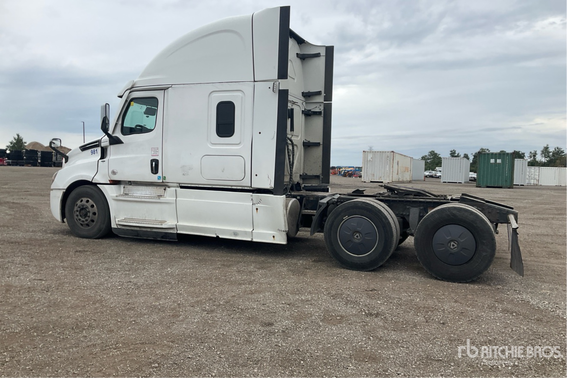 2020 Freightliner CASCADIA 126