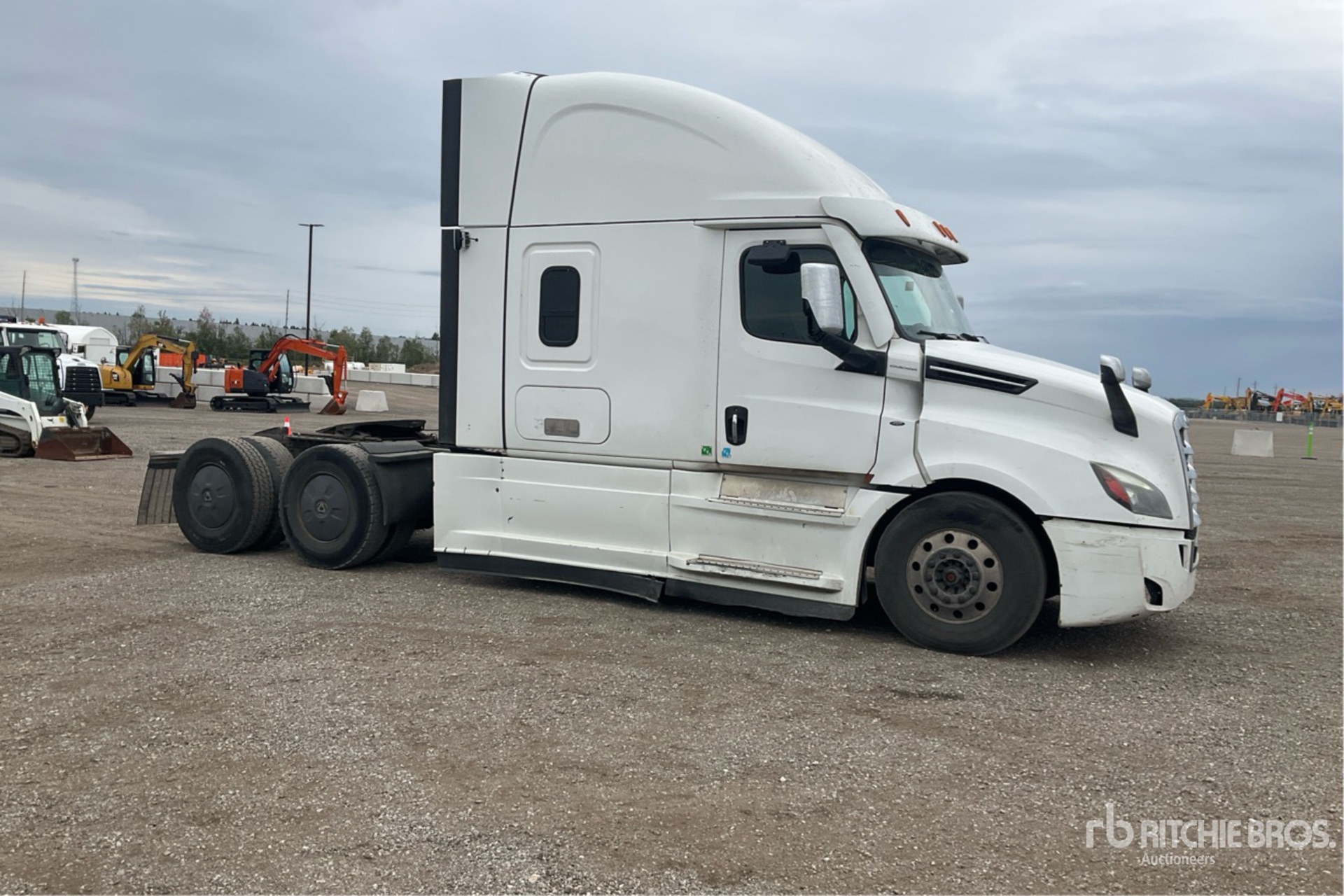 2020 Freightliner CASCADIA 126