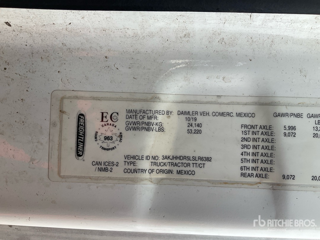 2020 Freightliner CASCADIA 126