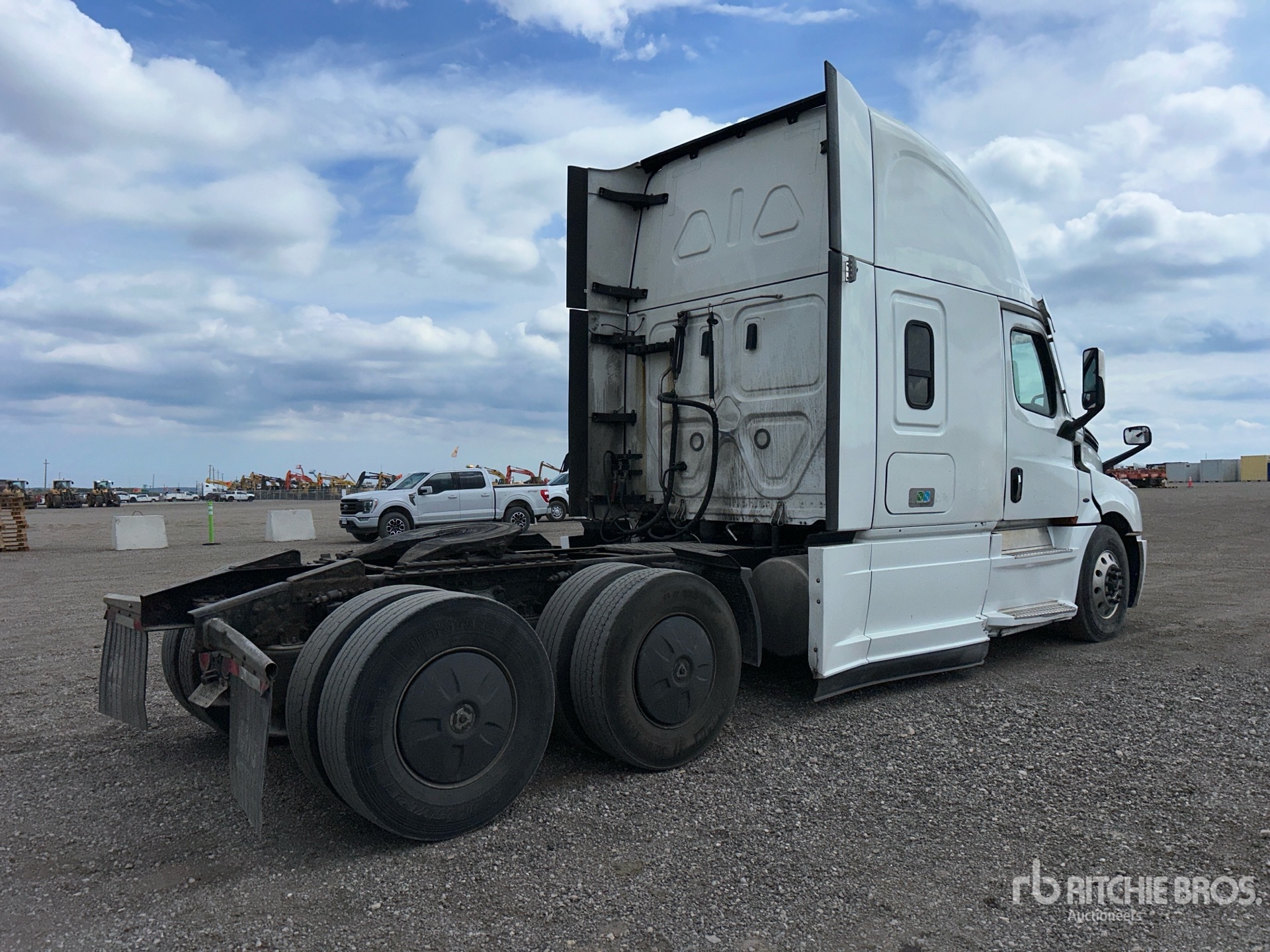 2020 Freightliner CASCADIA 126