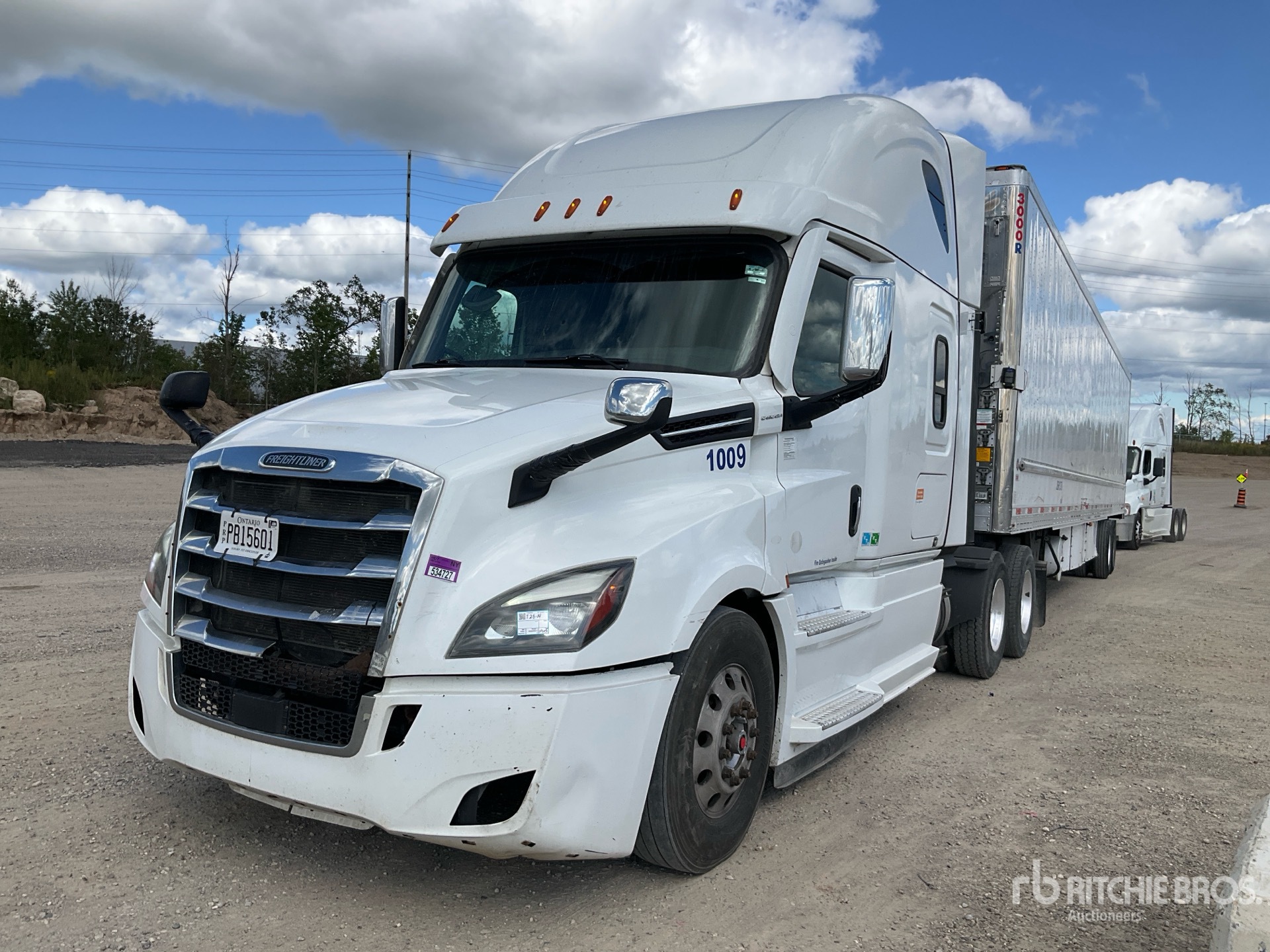 2020 Freightliner CASCADIA 126