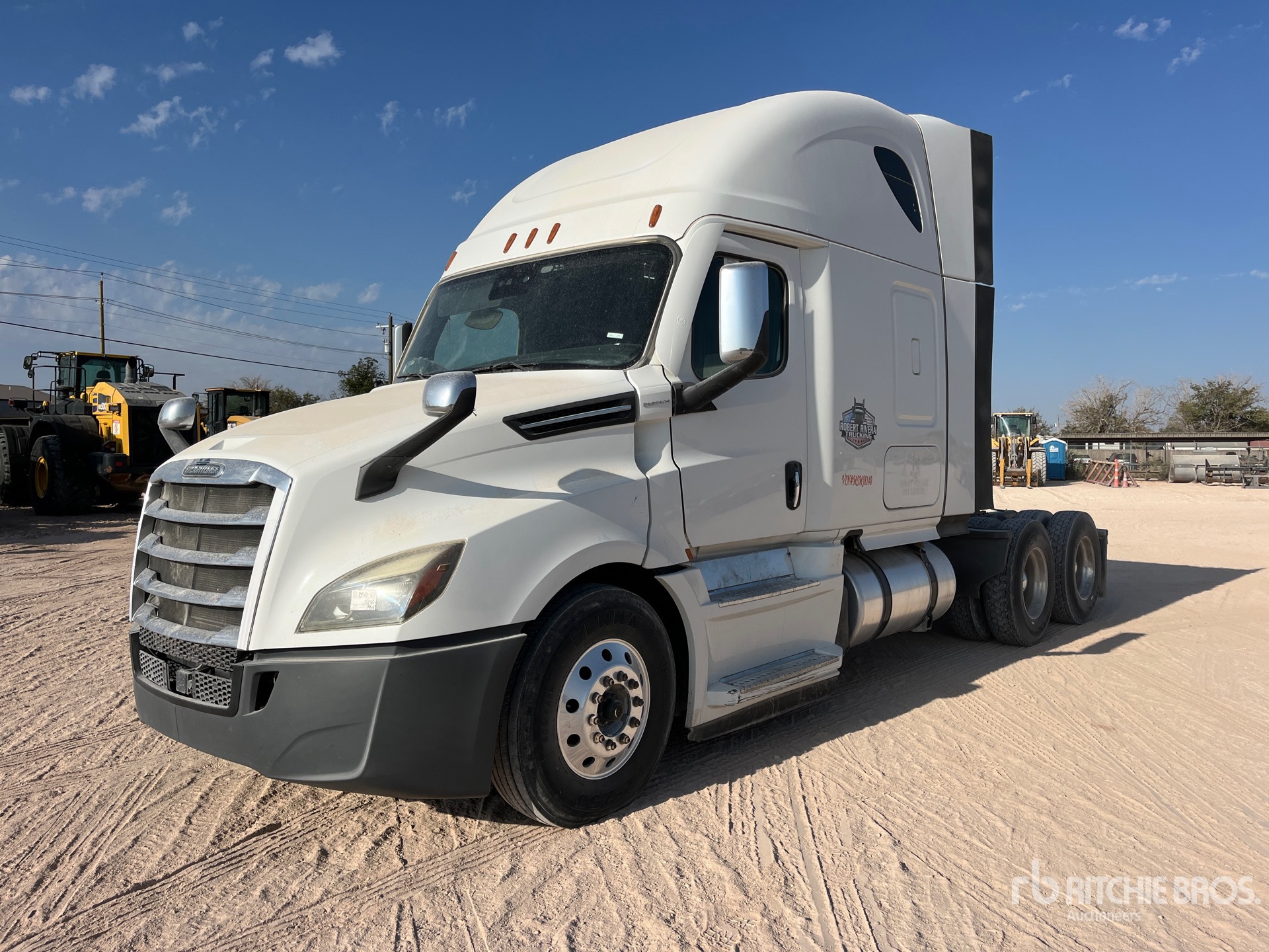 2021 Freightliner CASCADIA 126