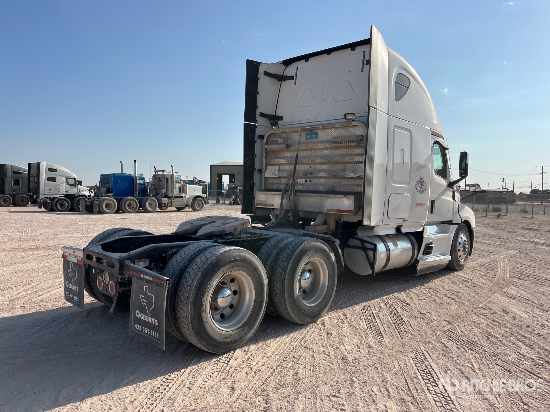 2021 Freightliner CASCADIA 126