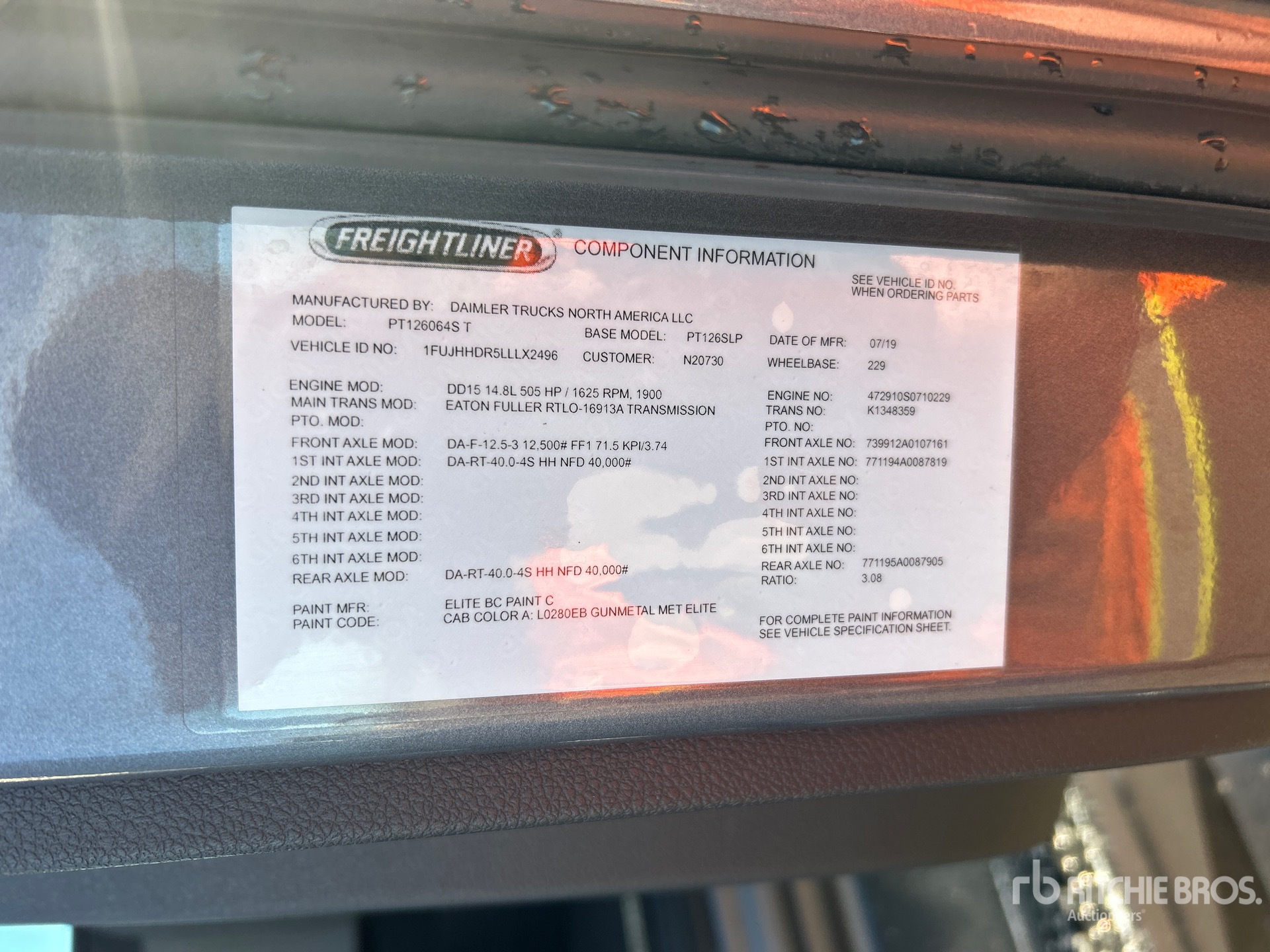 2020 Freightliner CASCADIA 126
