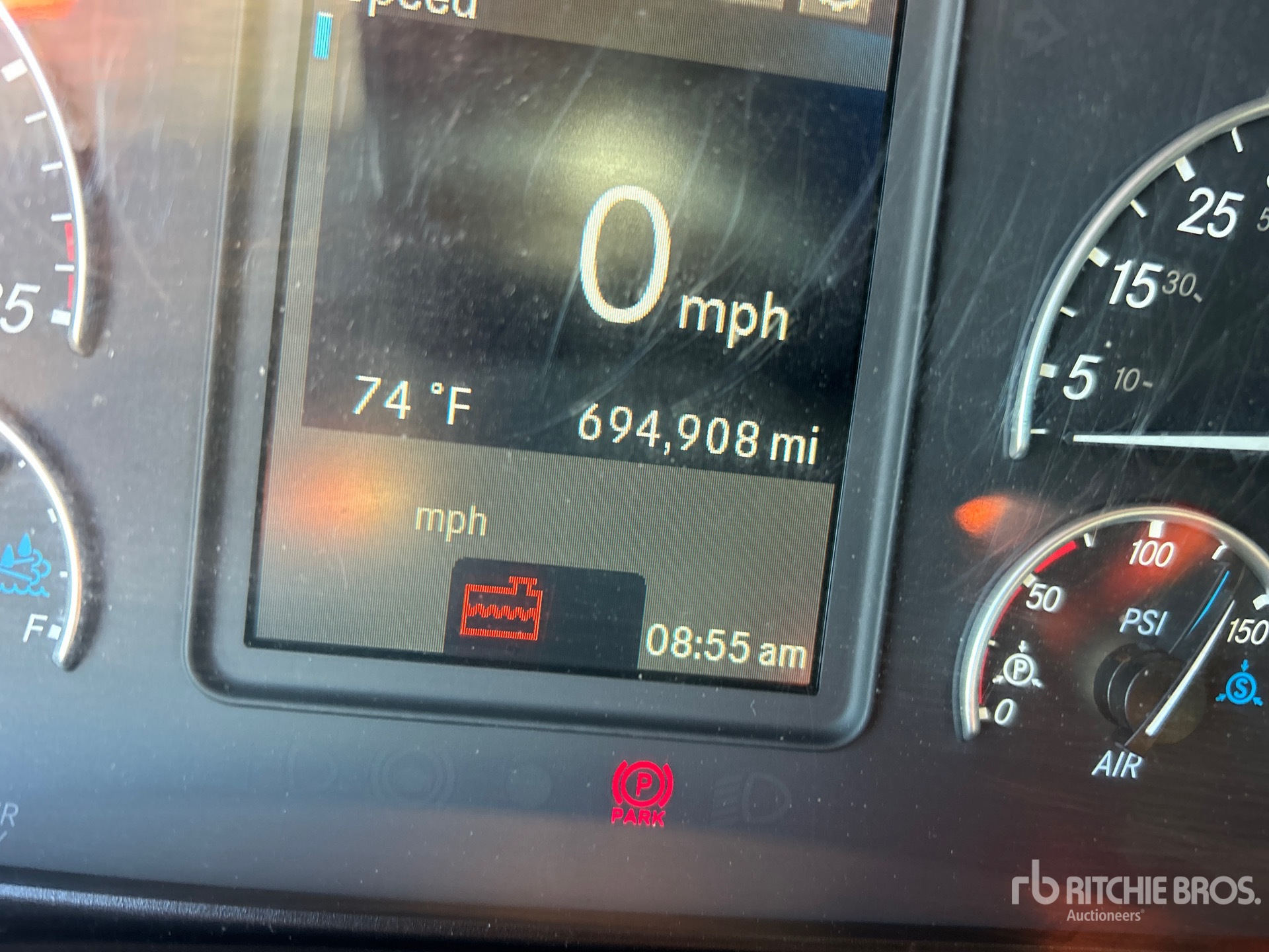 2020 Freightliner CASCADIA 126