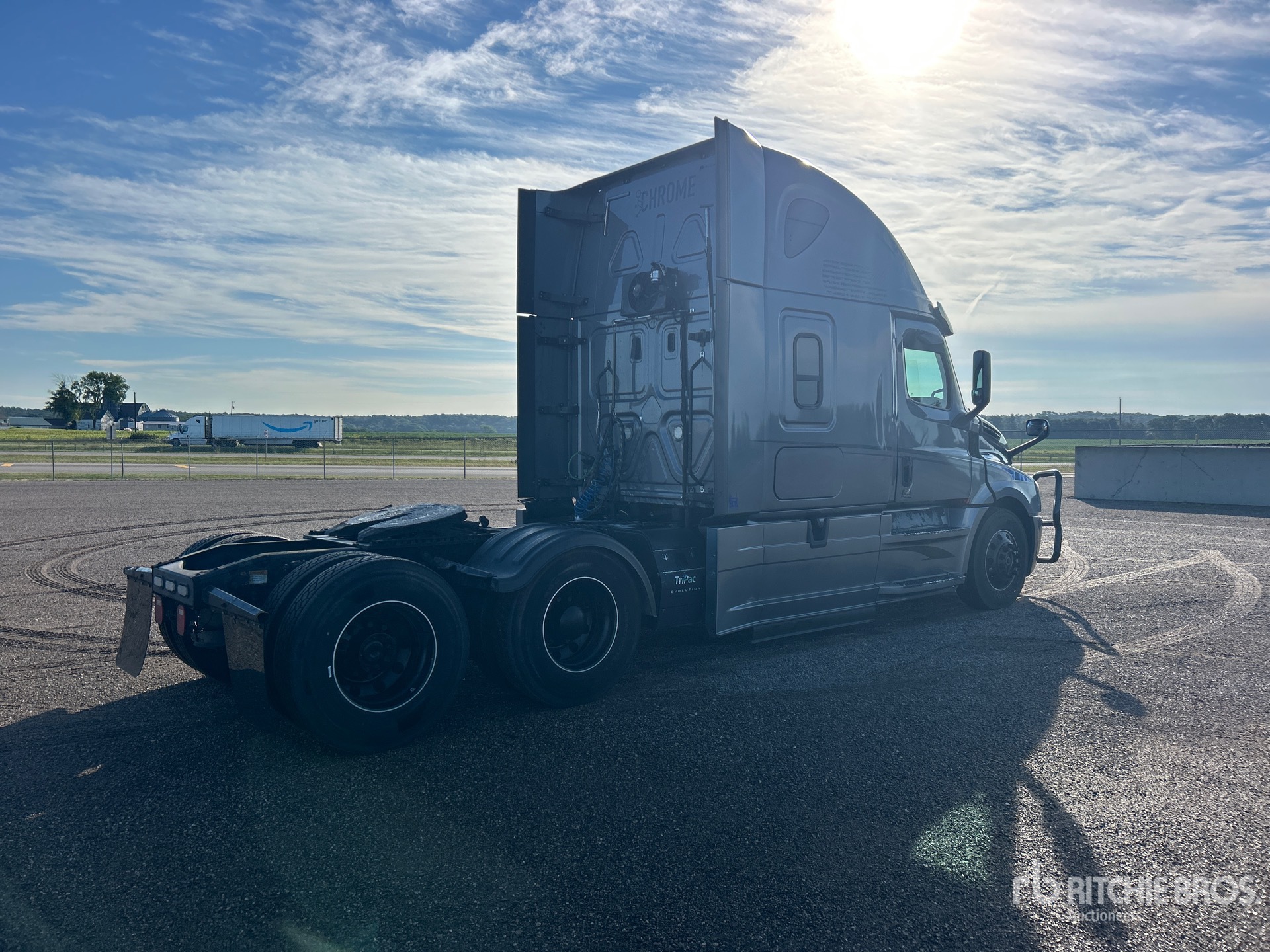 2020 Freightliner CASCADIA 126