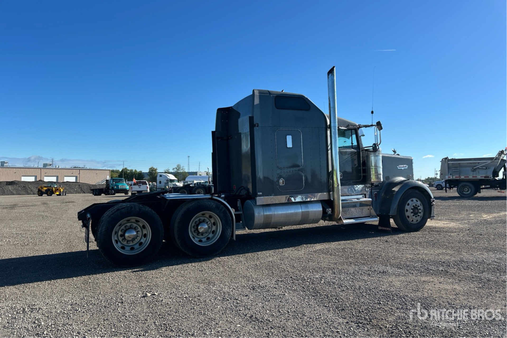 2001 Kenworth W900