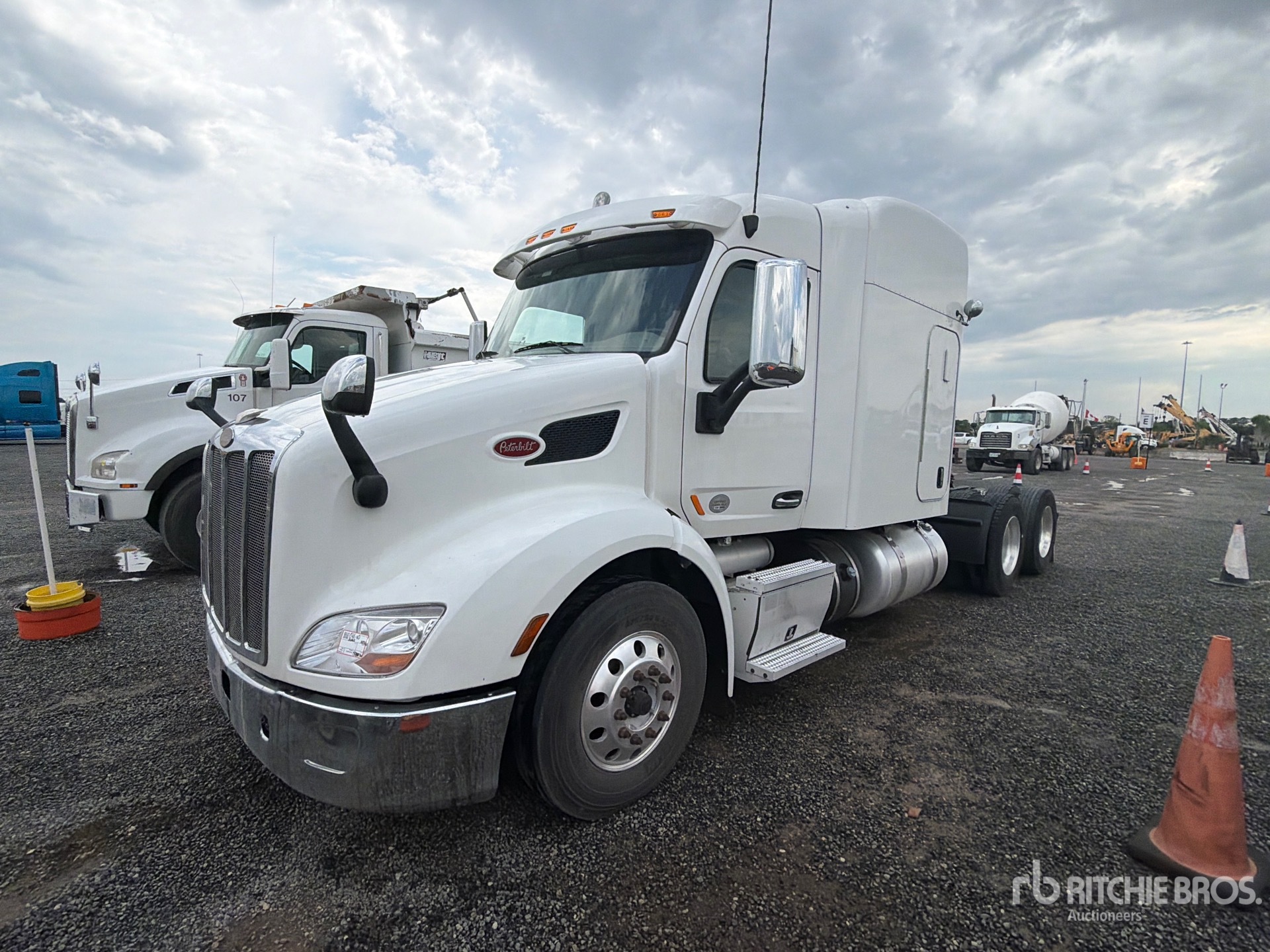 Photo of 2019 Peterbilt 579
