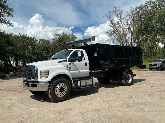 2019 Ford F-750 4x2 Roll-Off Truck