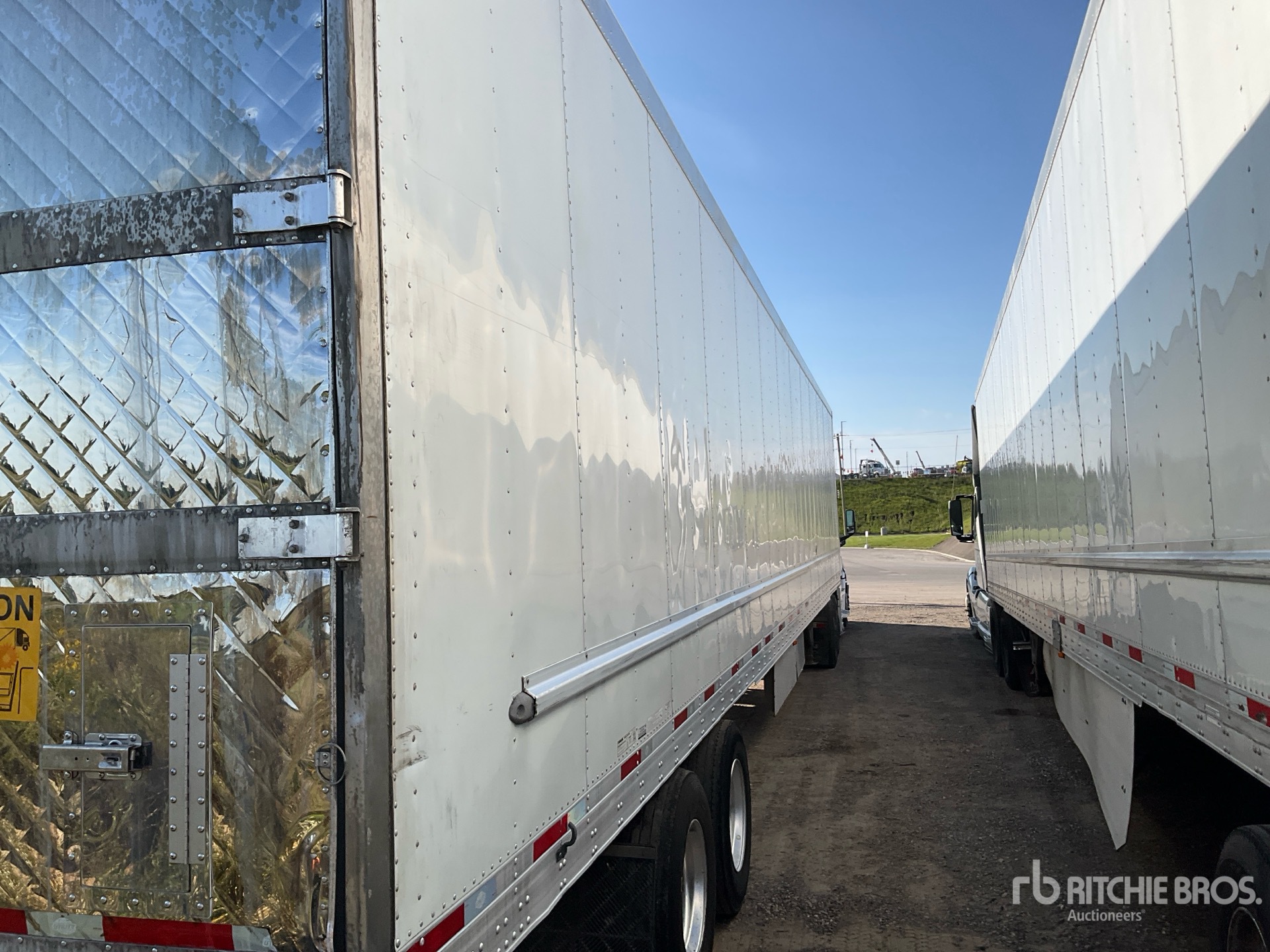 2019 Utility 53 ft x 102 in T/A