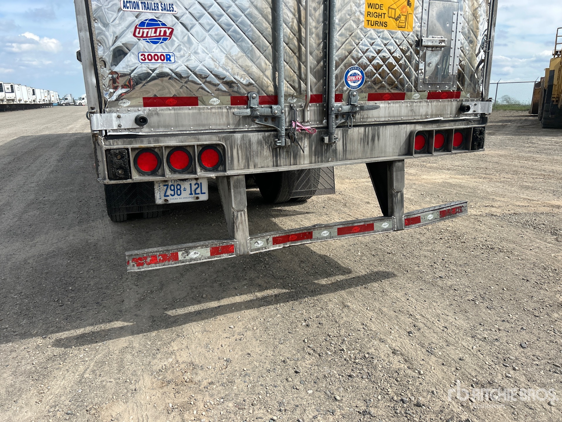2019 Utility 53 ft x 102 in T/A