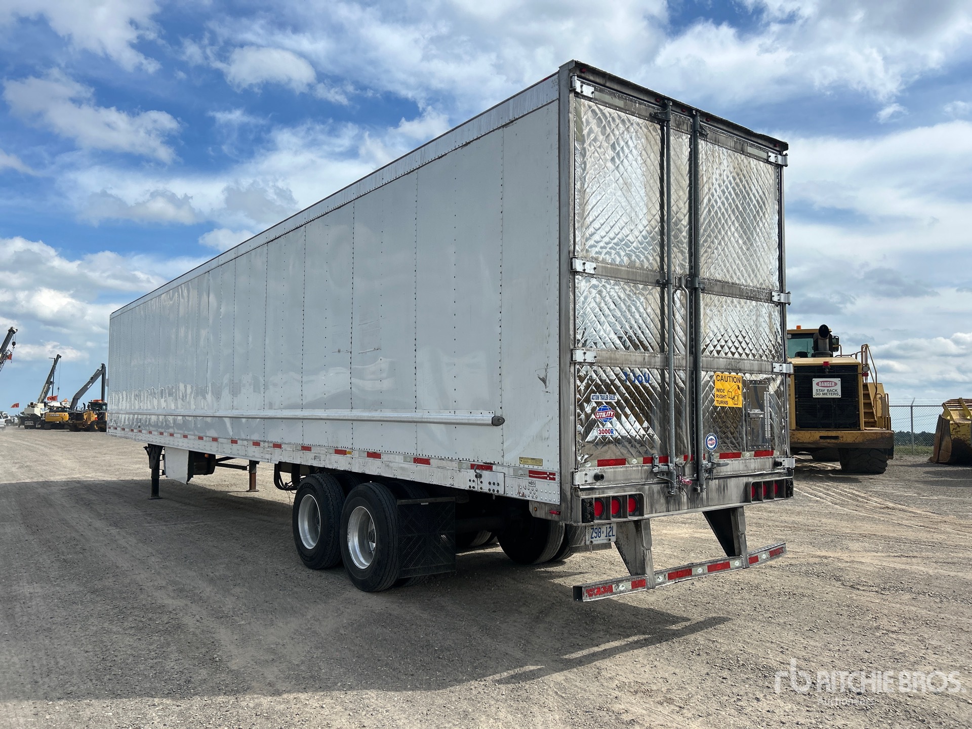 2019 Utility 53 ft x 102 in T/A