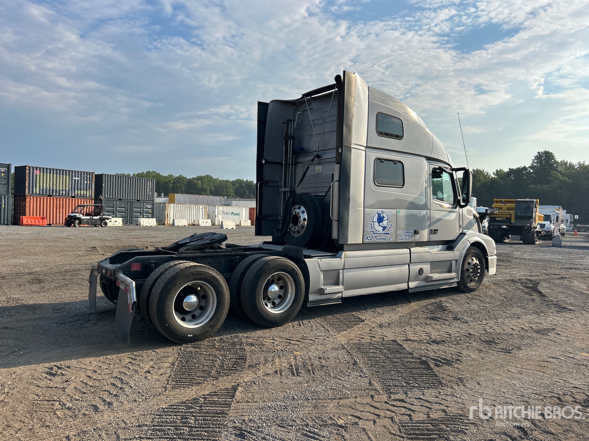 2017 Volvo VNL780
