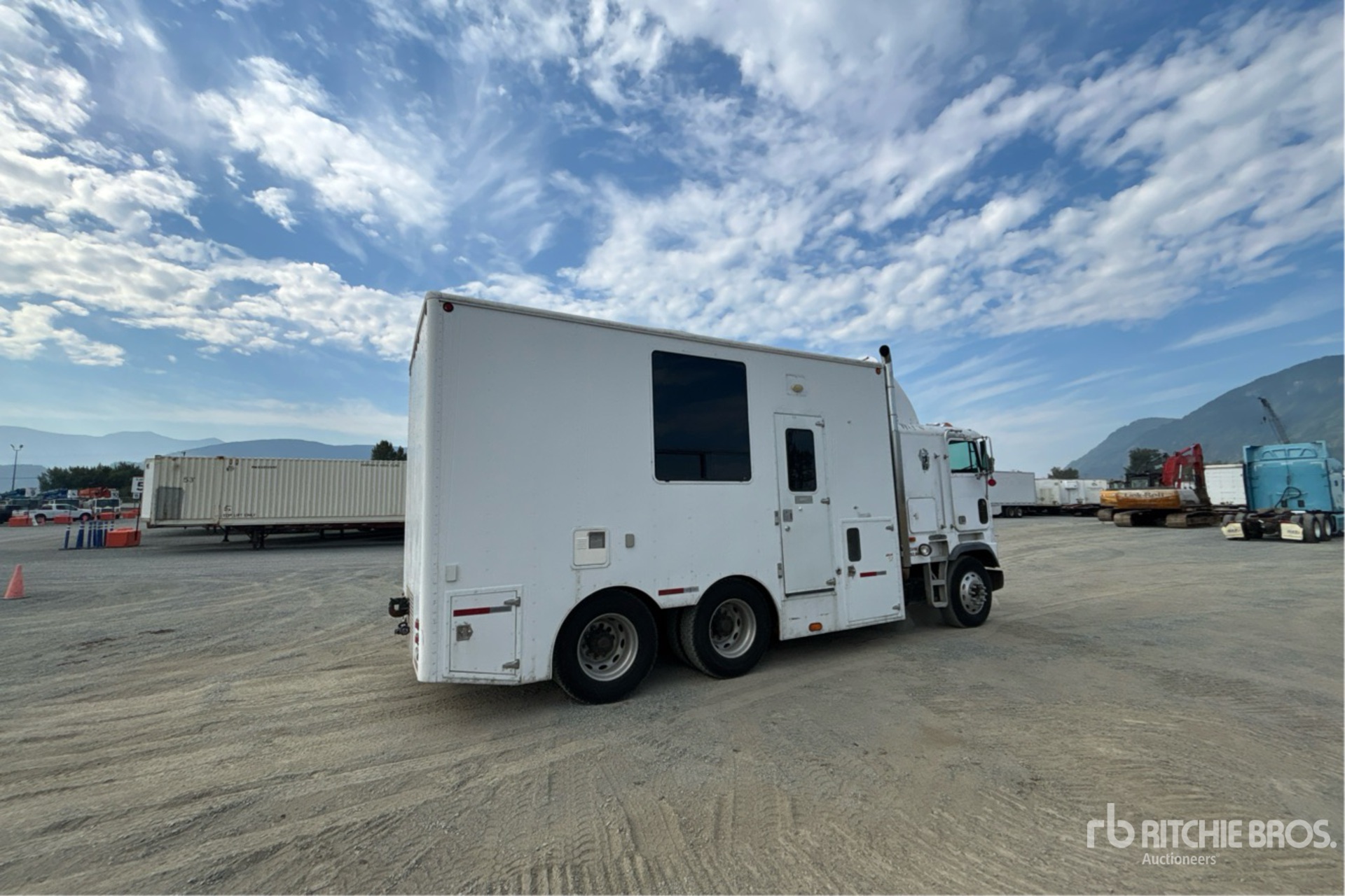 1995 Freightliner FLB