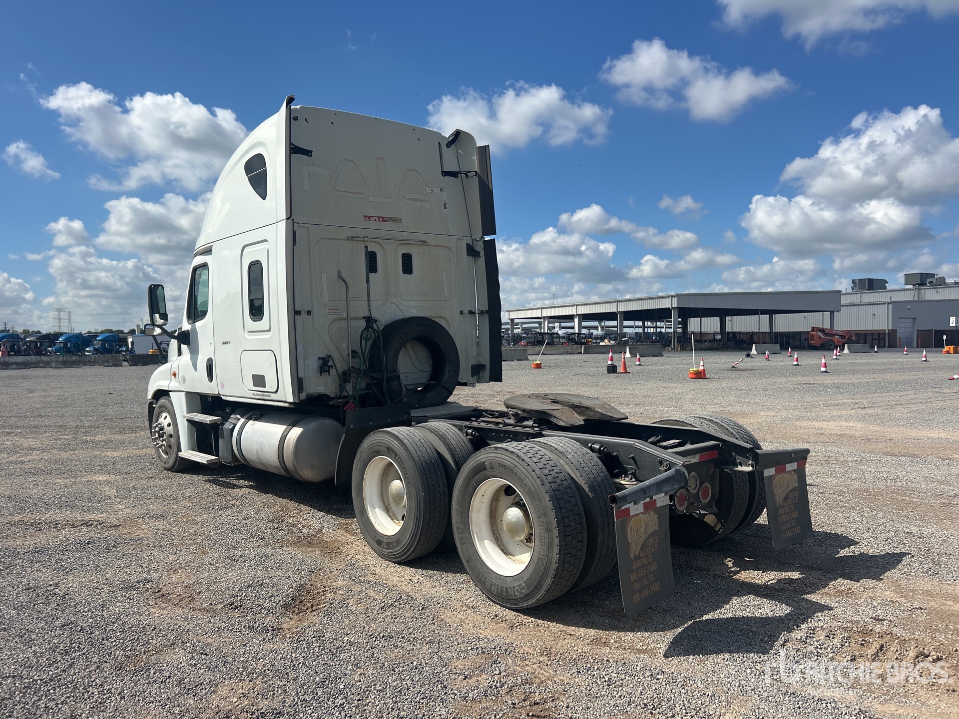 2015 Freightliner CASCADIA 125