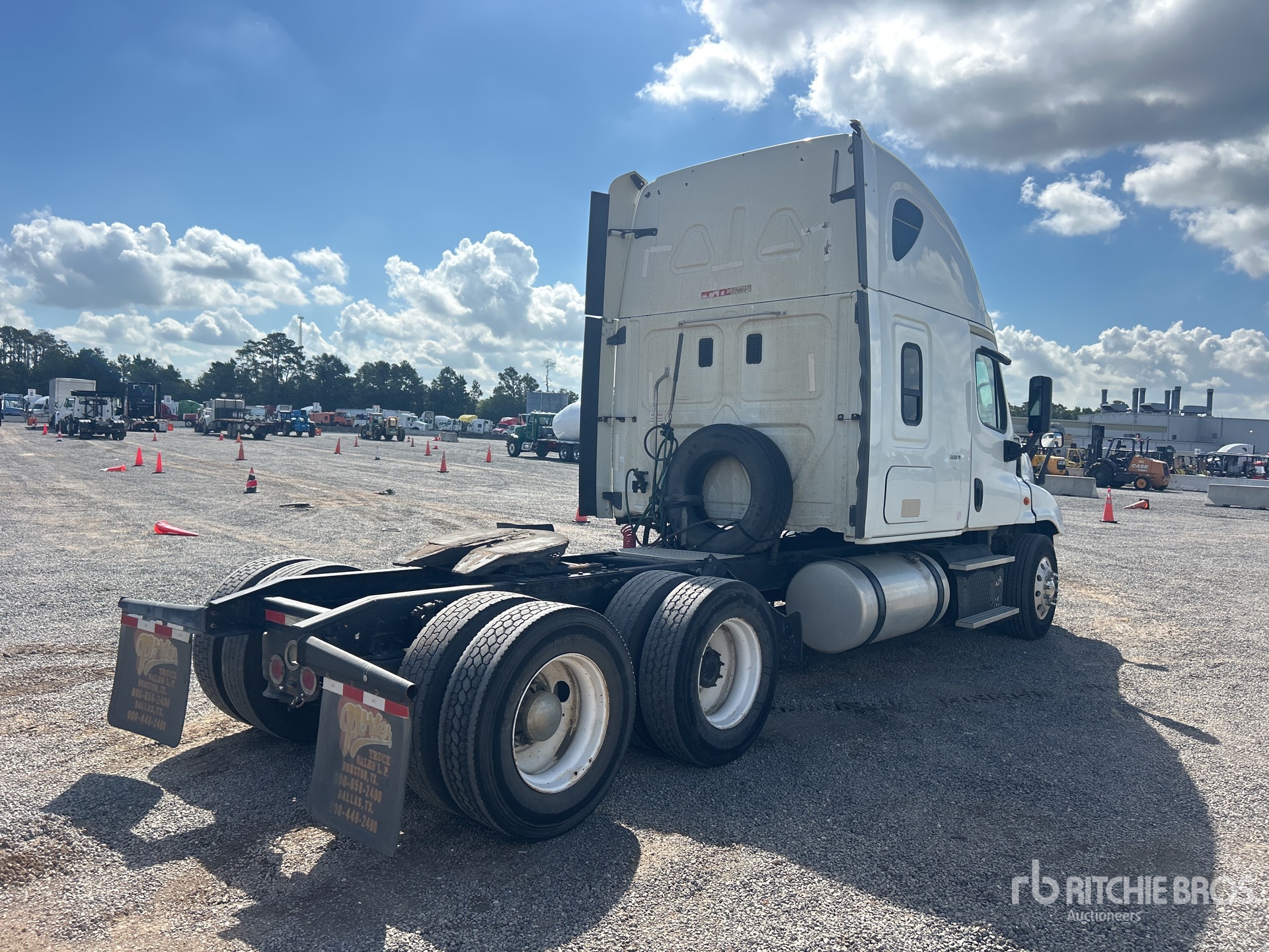2015 Freightliner CASCADIA 125