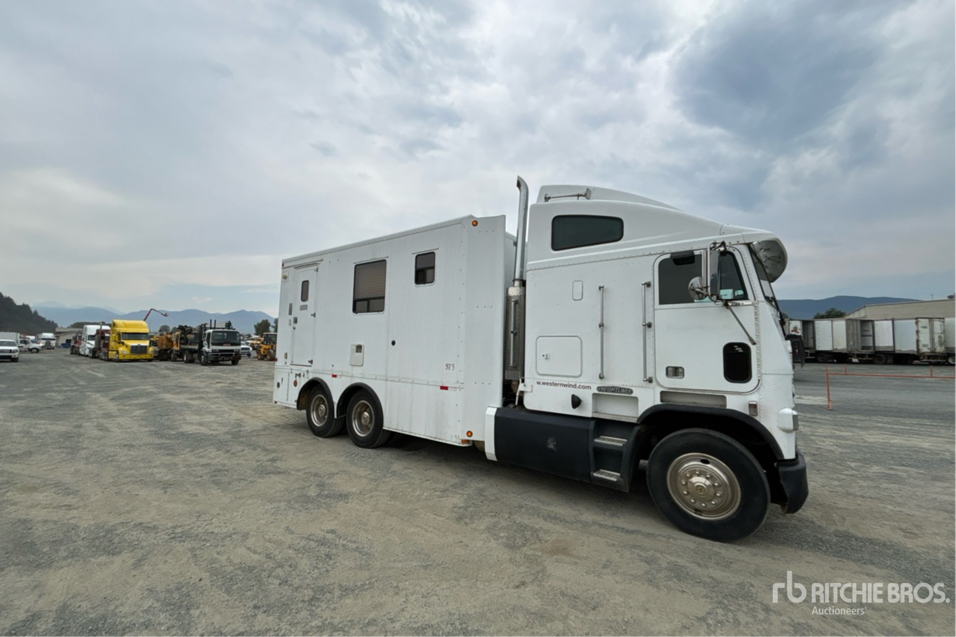 1990 Freightliner FLA086