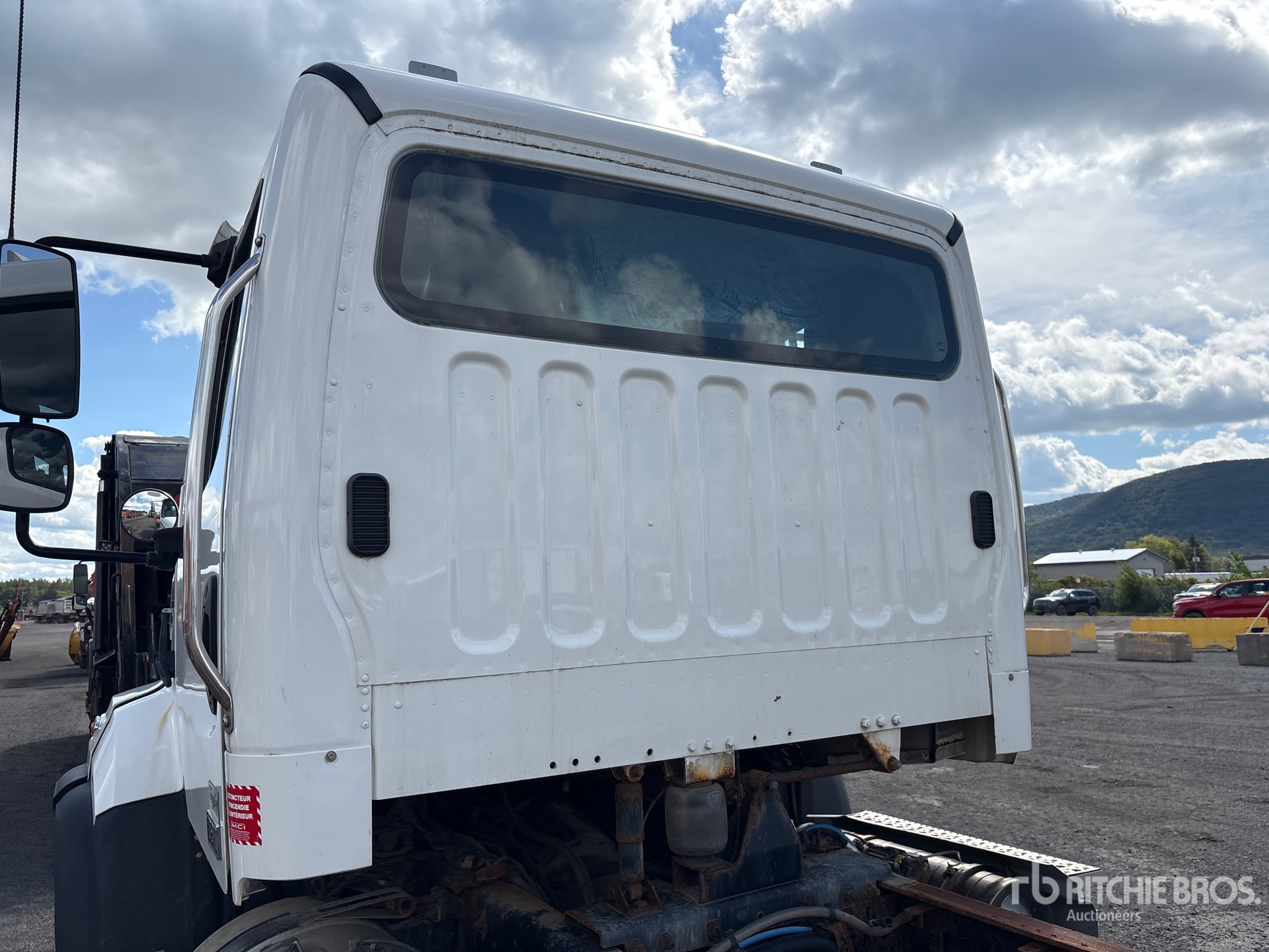 2016 Freightliner 108SD