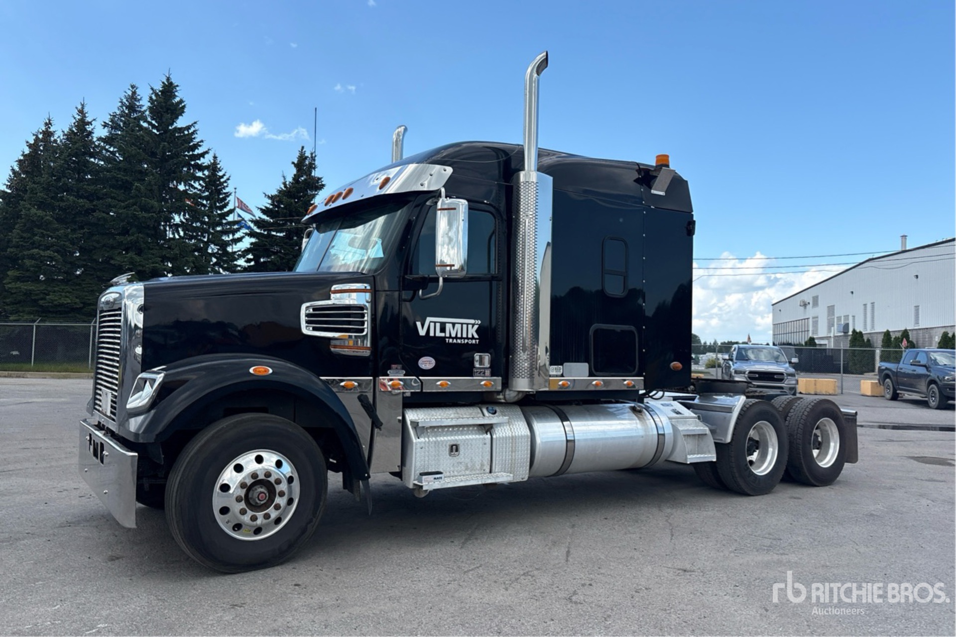 2022 Freightliner Coronado 122SD