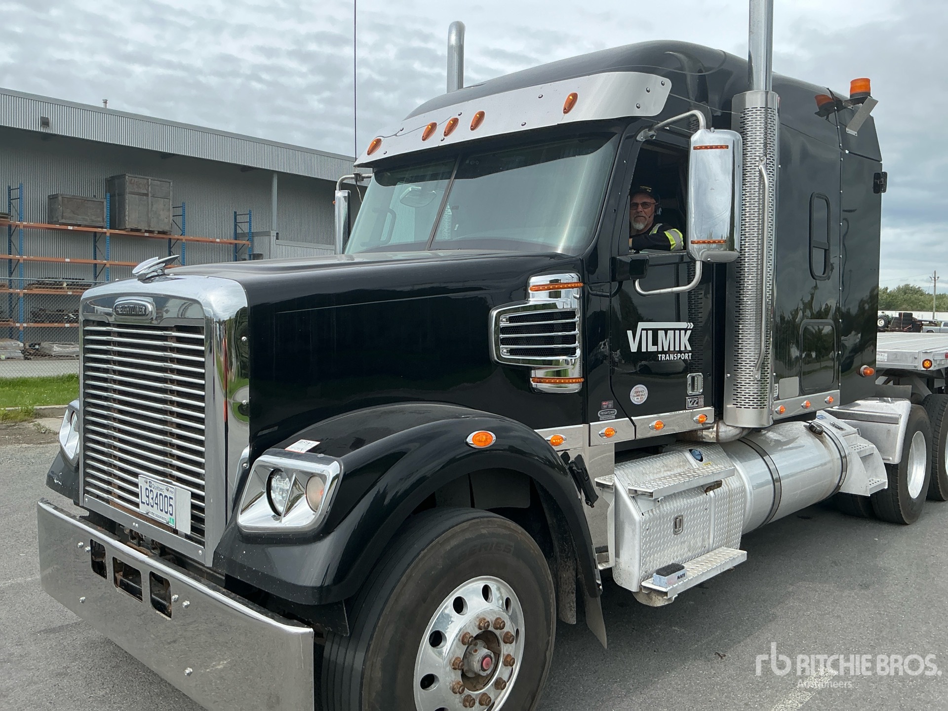 2022 Freightliner CORONADO 122SD