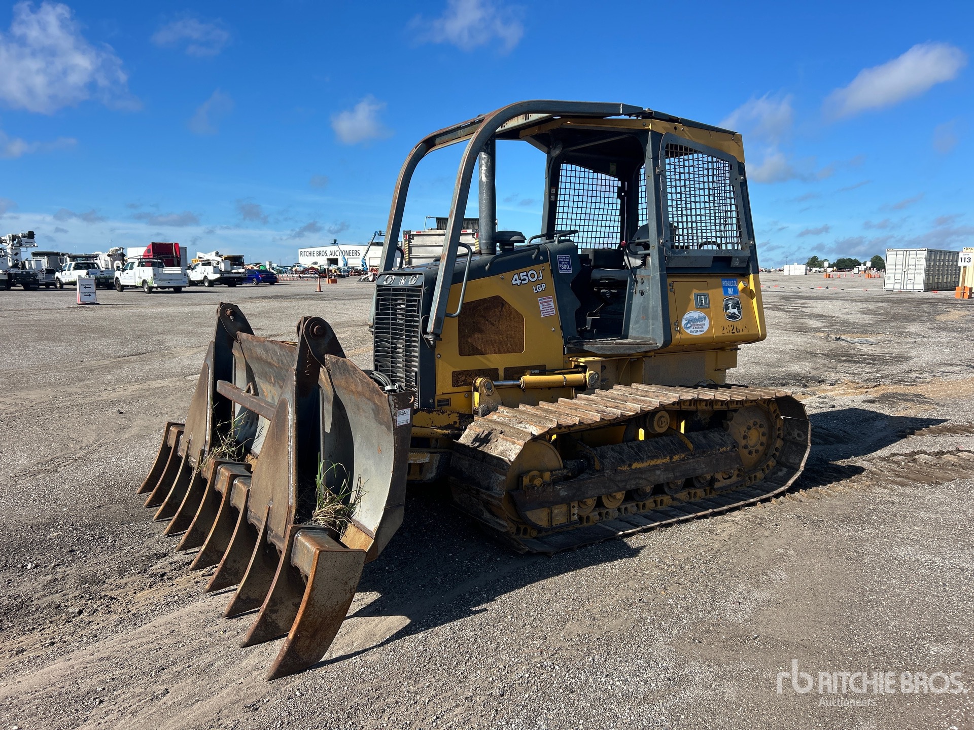 2016 John Deere 450J LT