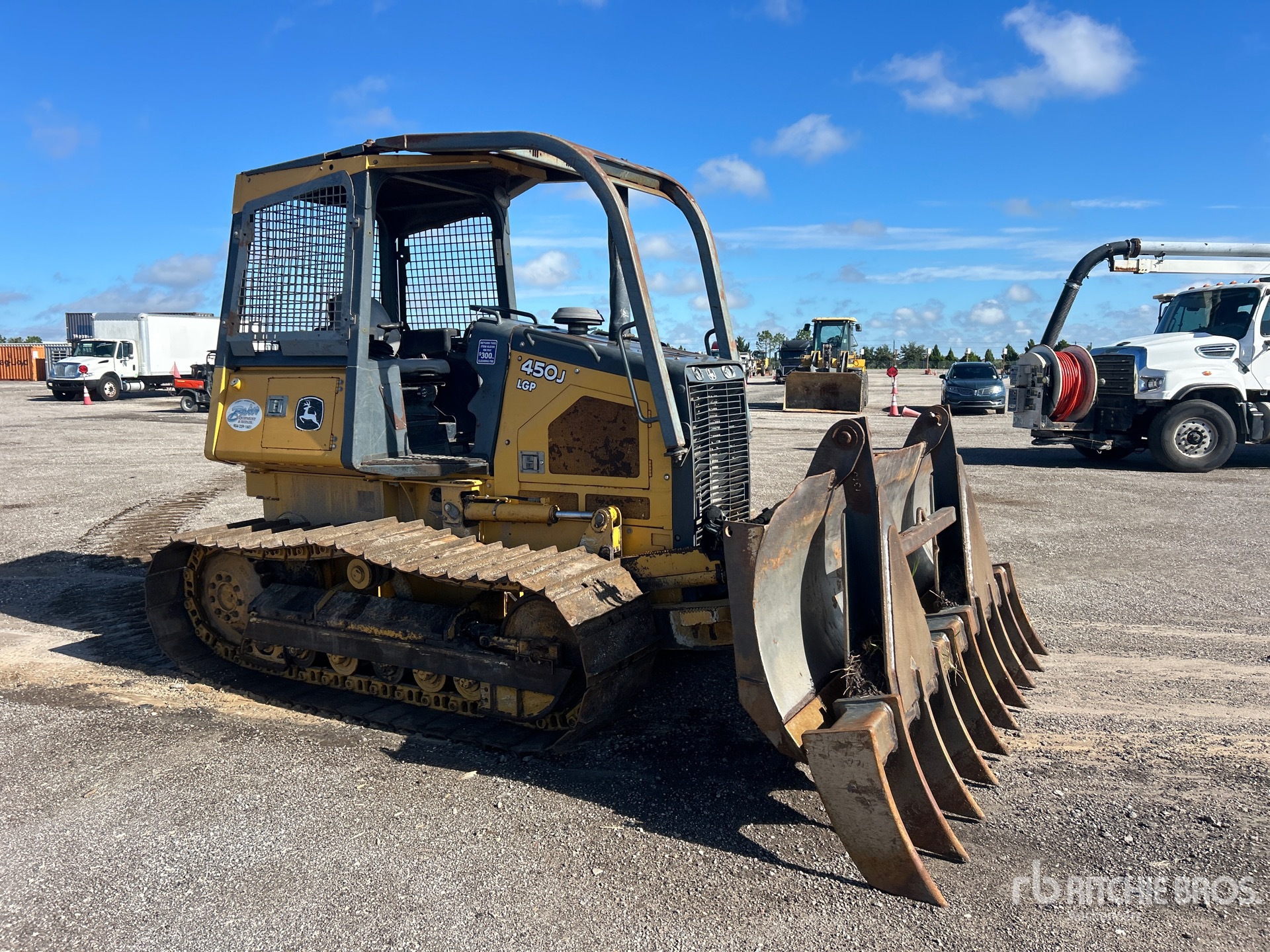 2016 John Deere 450J LT