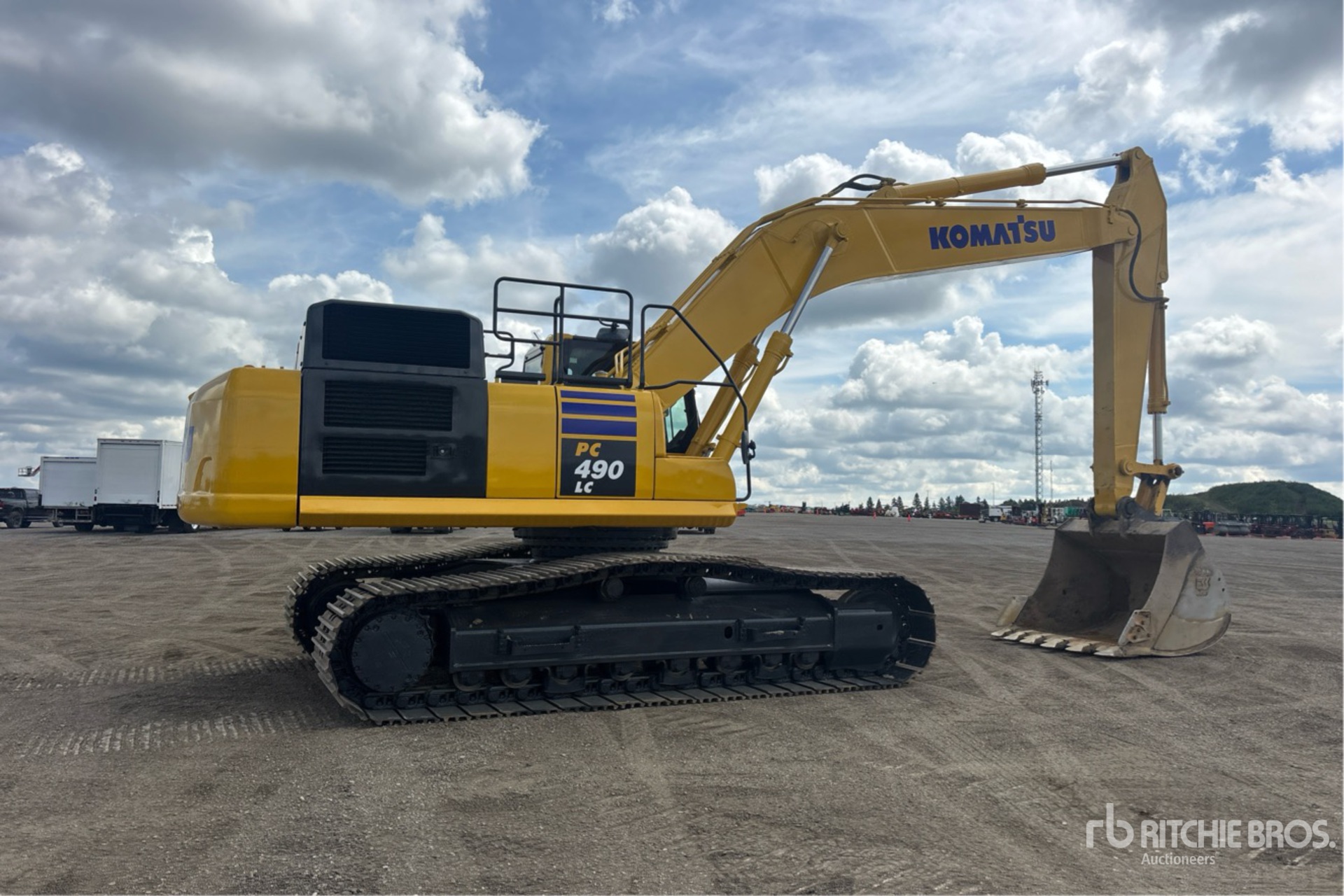 2013 Komatsu PC490LC-10