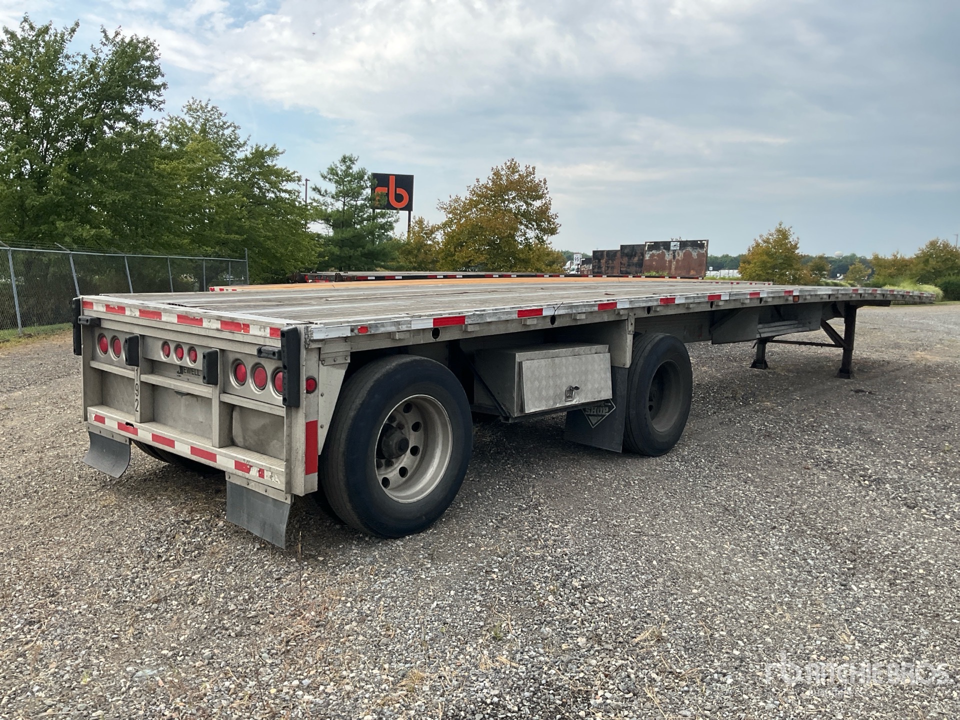 2007 Reitnouer 48 ft T/A Spread Axle