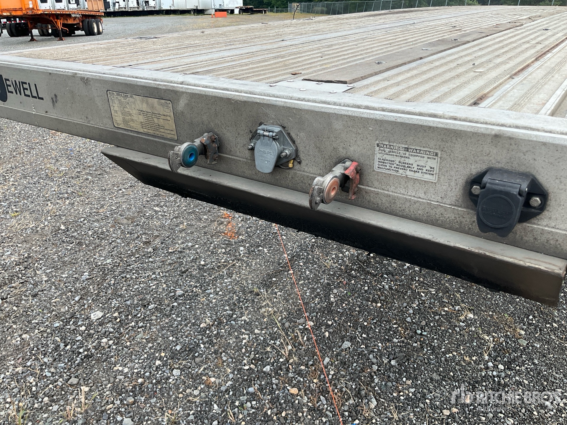 2007 Reitnouer 48 ft T/A Spread Axle