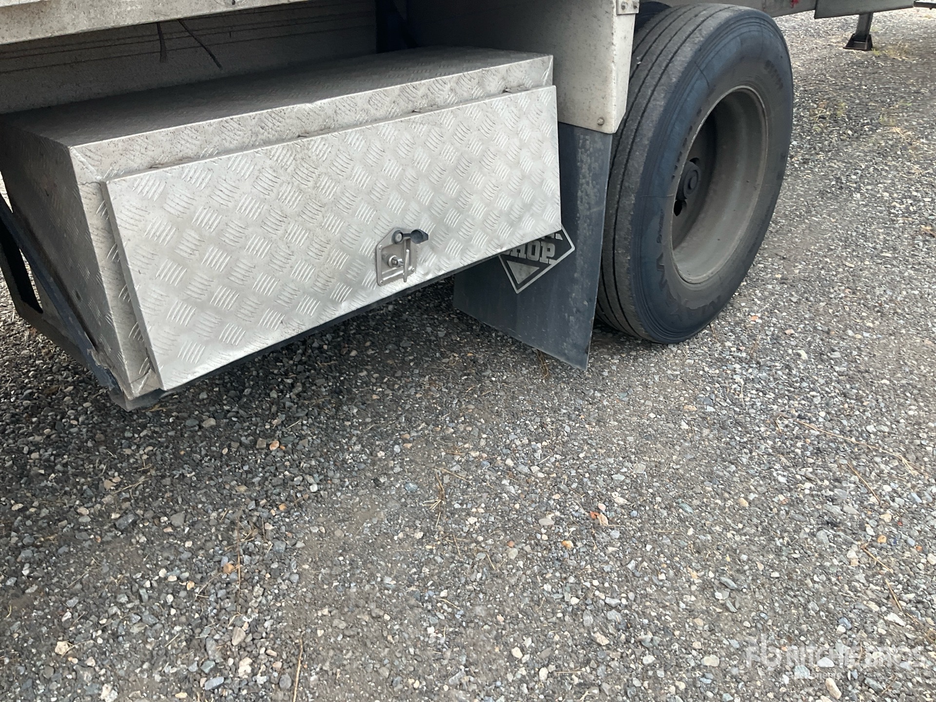 2007 Reitnouer 48 ft T/A Spread Axle