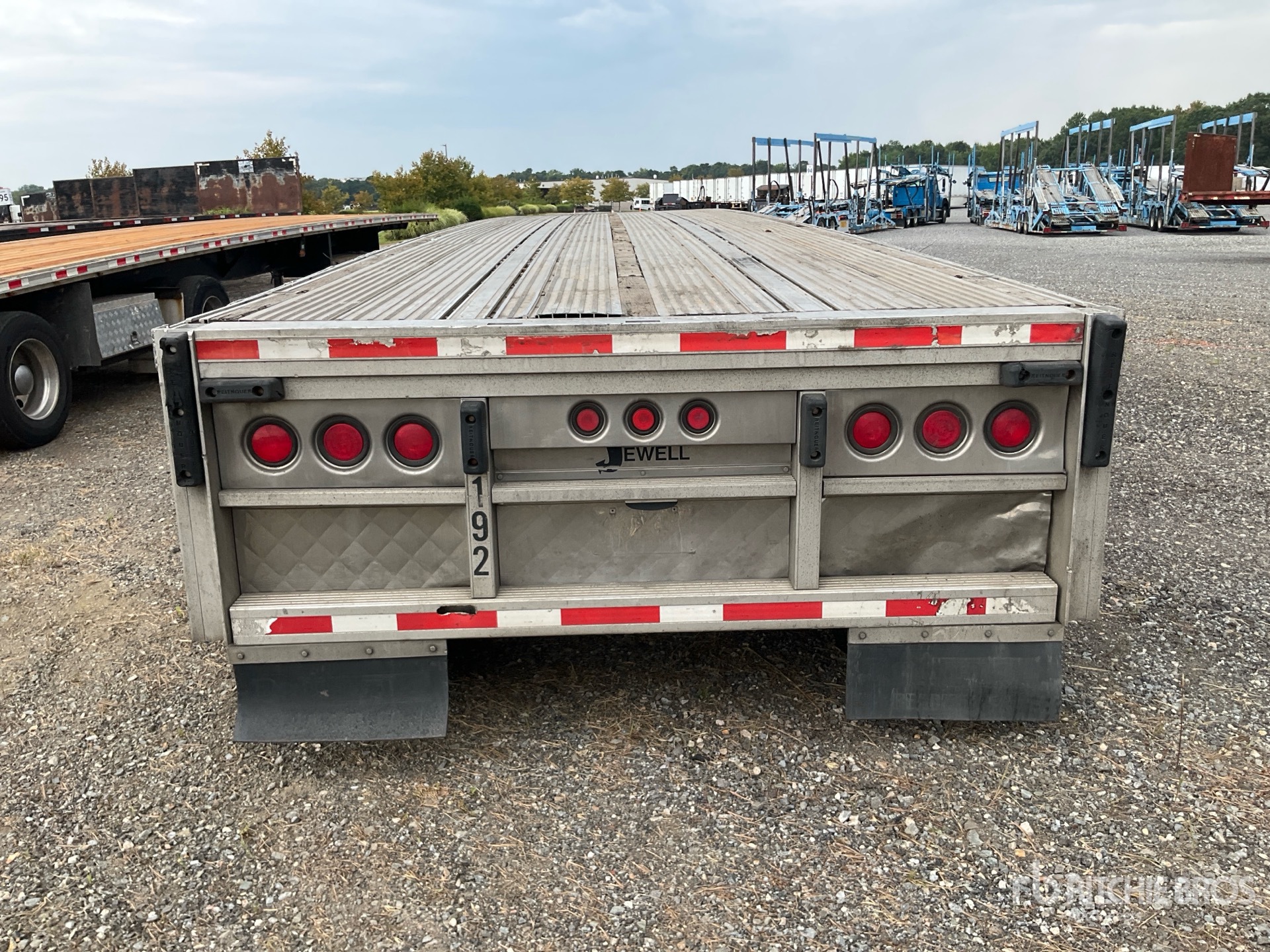 2007 Reitnouer 48 ft T/A Spread Axle