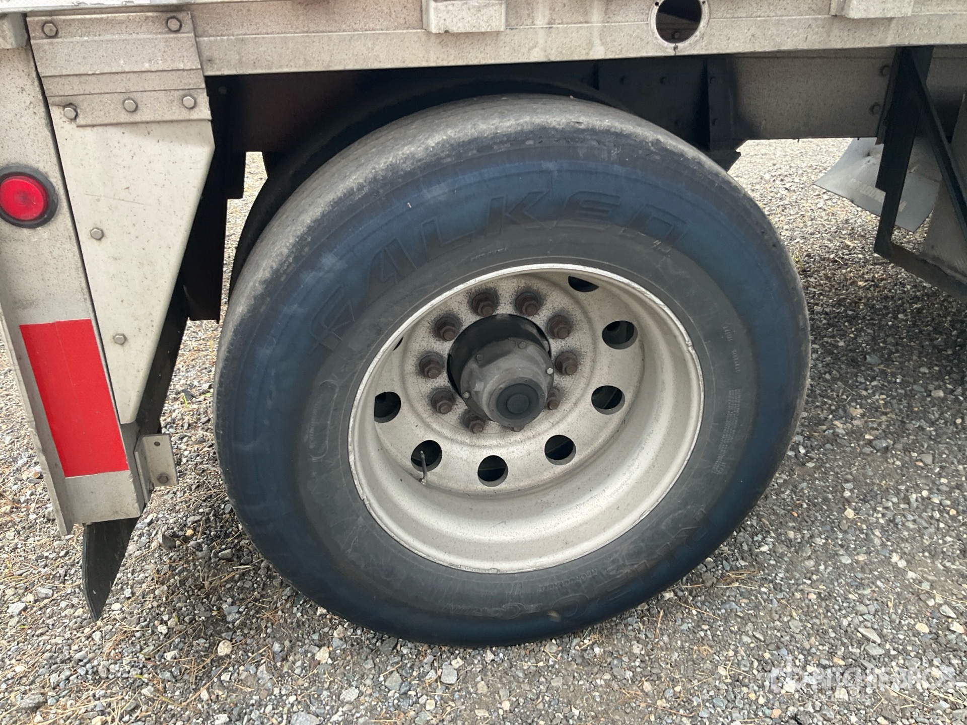 2007 Reitnouer 48 ft T/A Spread Axle