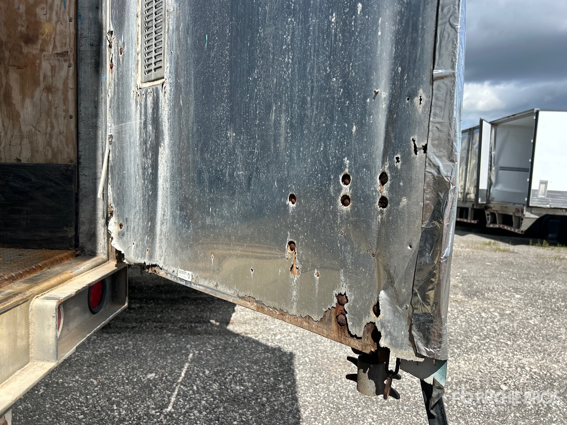 2005 Trailmobile 53 ft x 102 in T/A