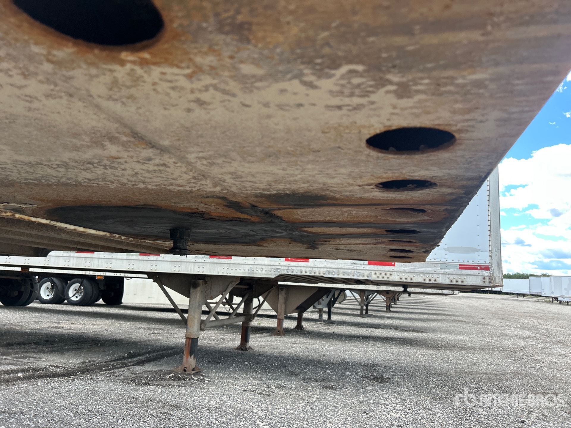 2003 Stoughton 53 FT X 102 IN TRI/A