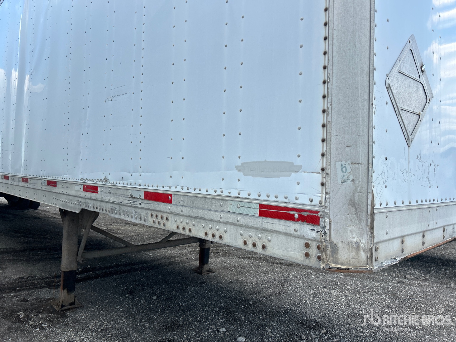 2005 Trailmobile 53 ft x 102 in T/A