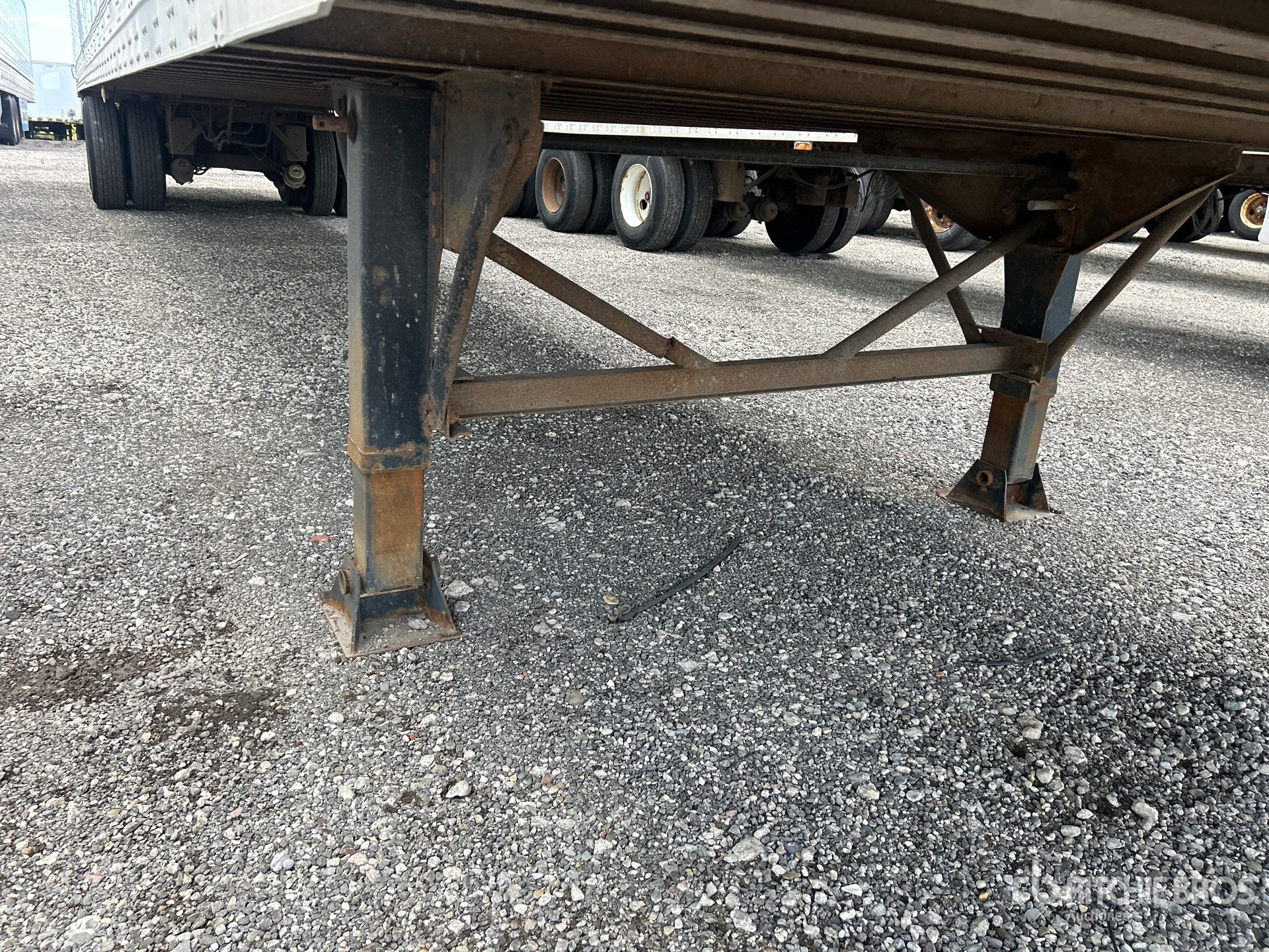 2006 Trailmobile 53 ft x 102 in T/A