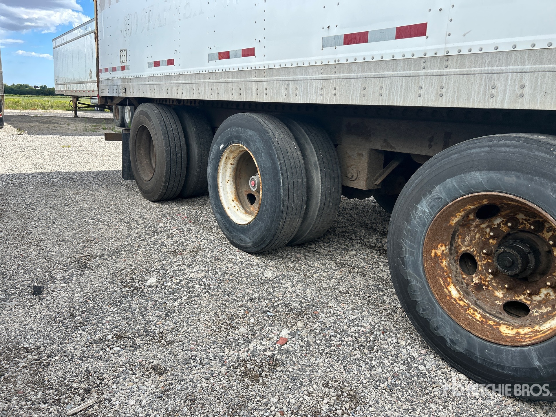 2003 Manac 53 FT X 102 IN TRI/A