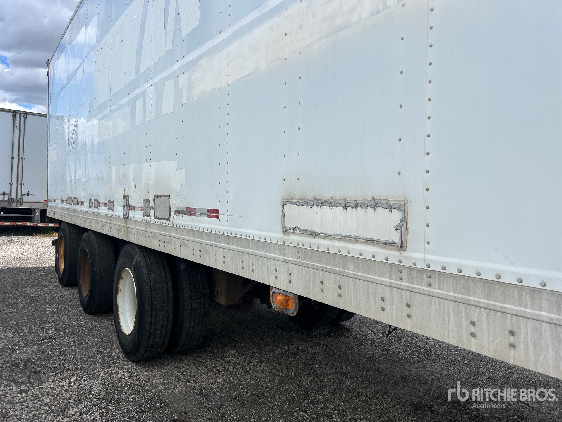 2003 Manac 53 FT X 102 IN TRI/A