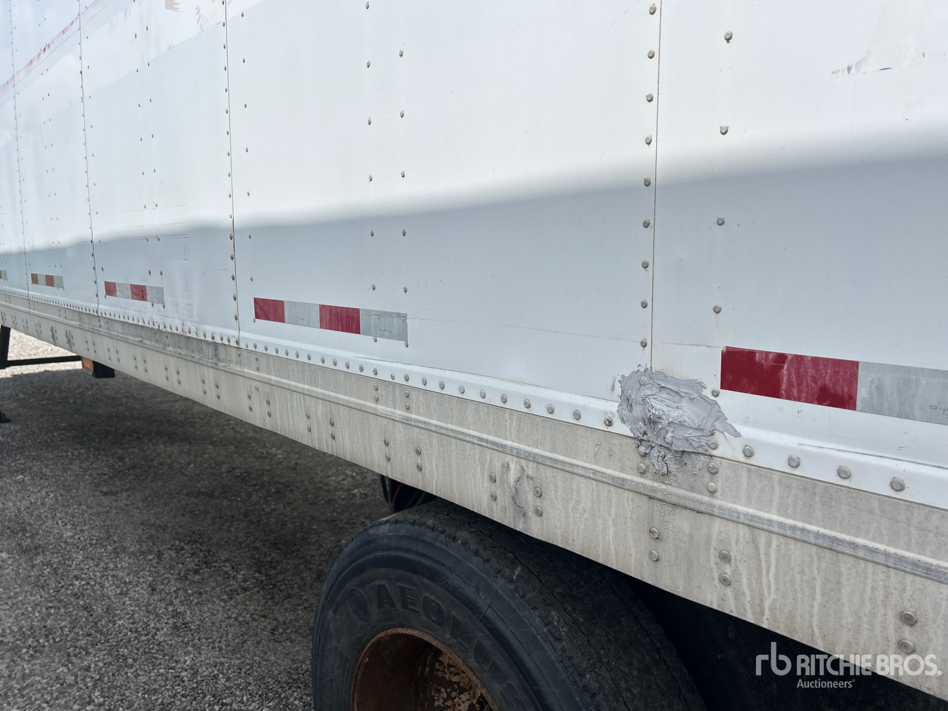 2003 Manac 53 FT X 102 IN TRI/A
