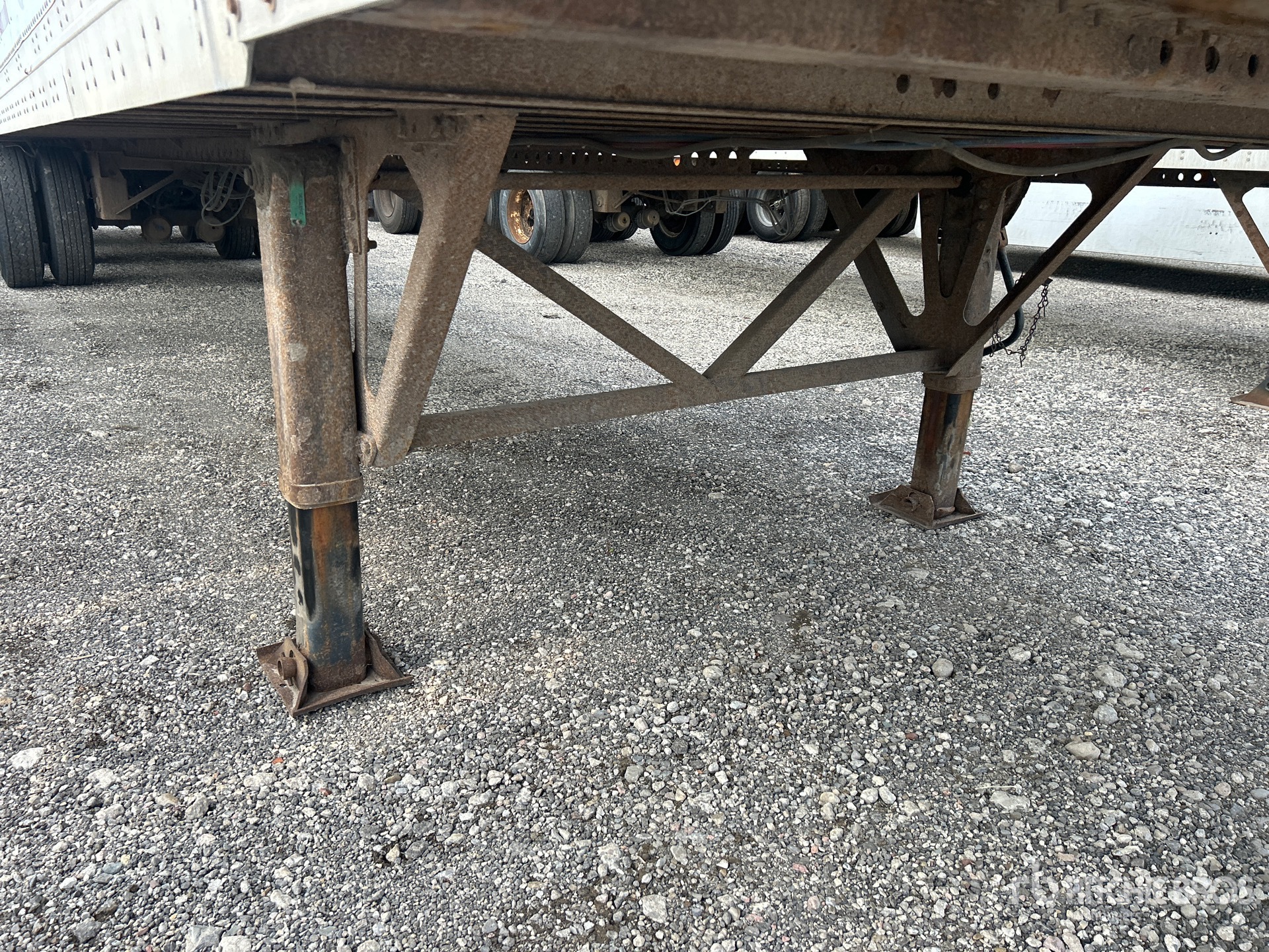 2003 Manac 53 FT X 102 IN TRI/A