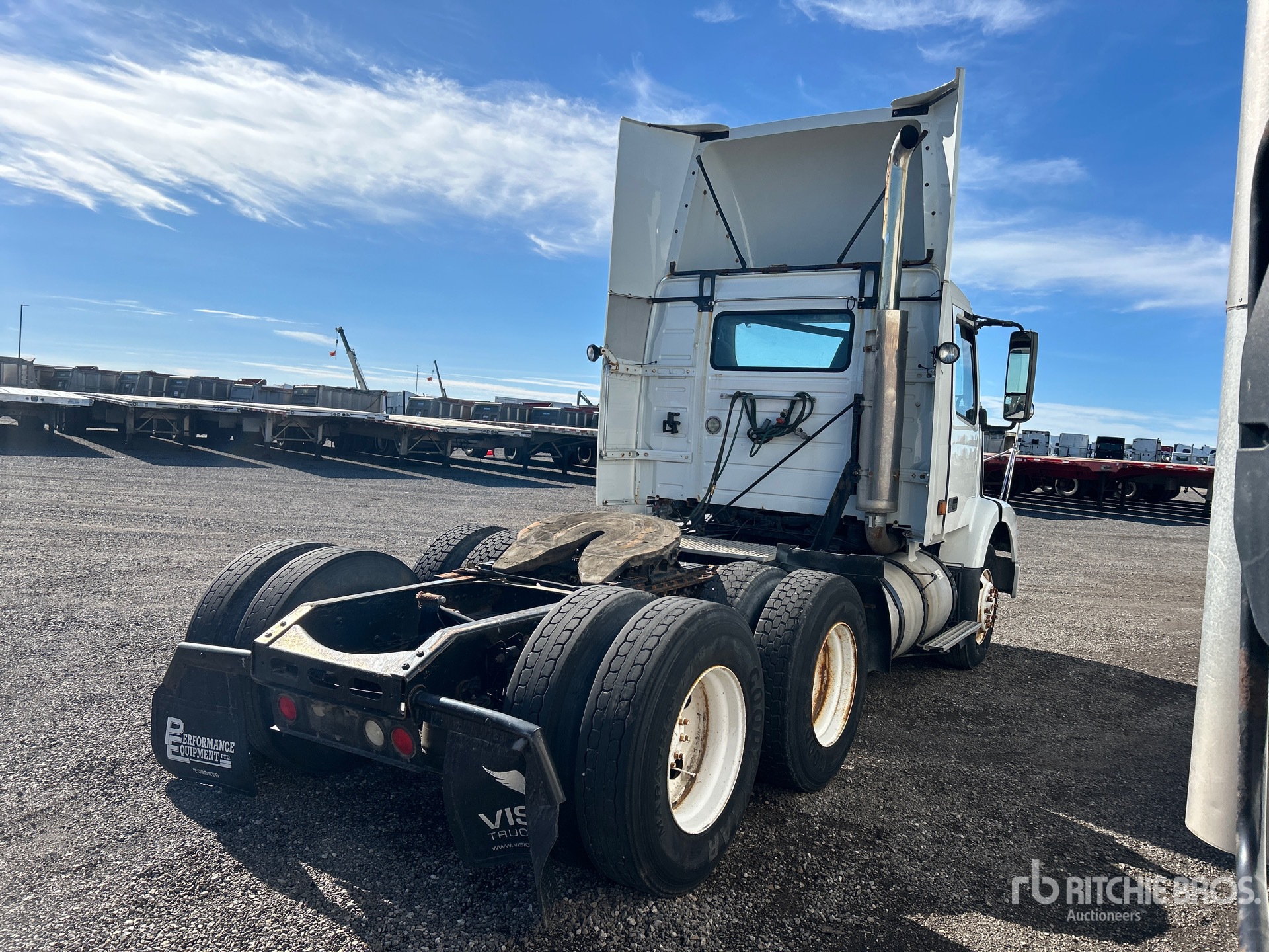 2005 Volvo VNM