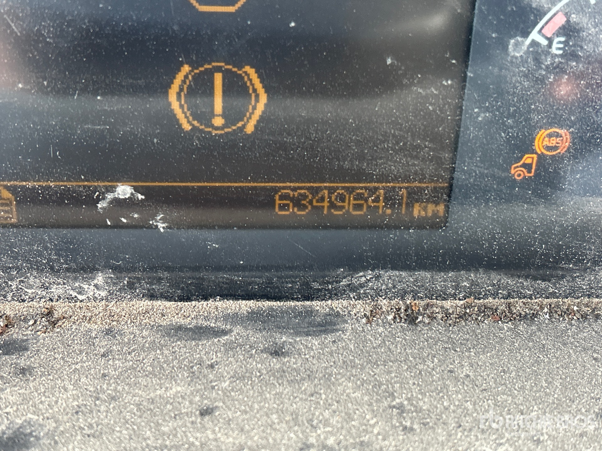 2005 Volvo VNM