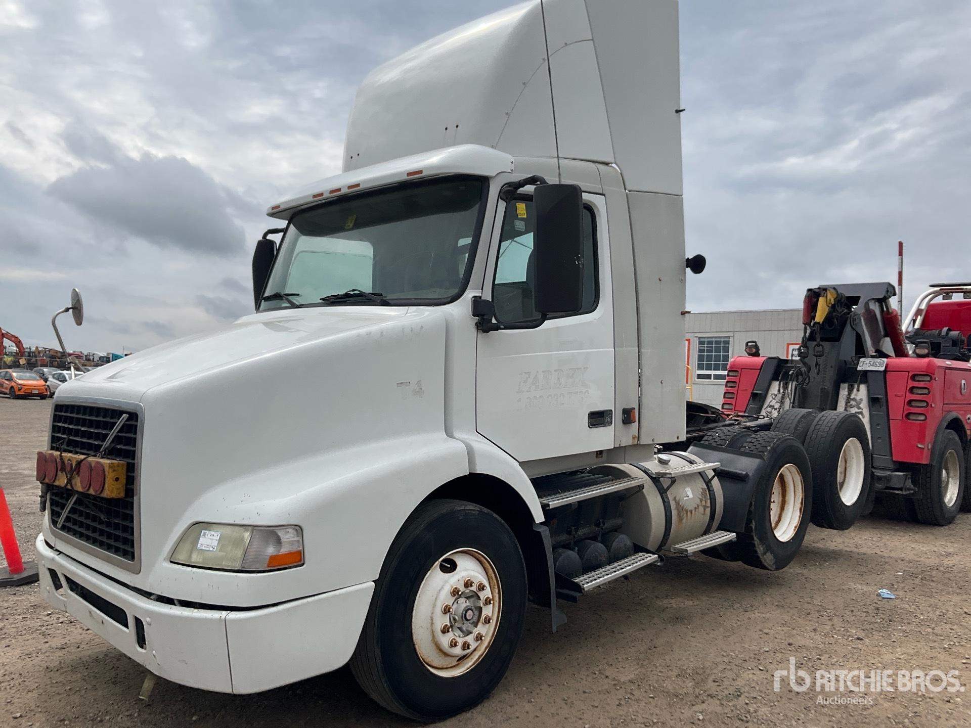 Photo of 2005 Volvo VNM