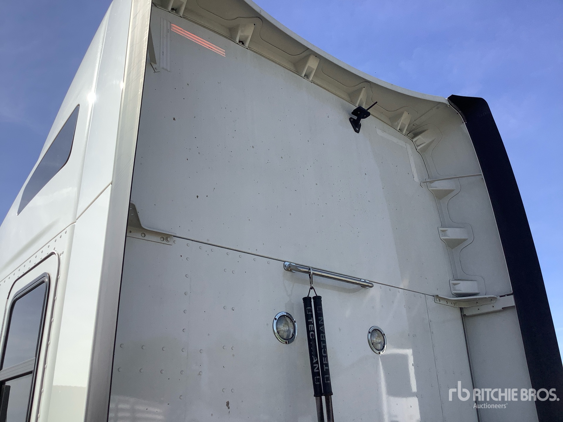 2023 Kenworth T680
