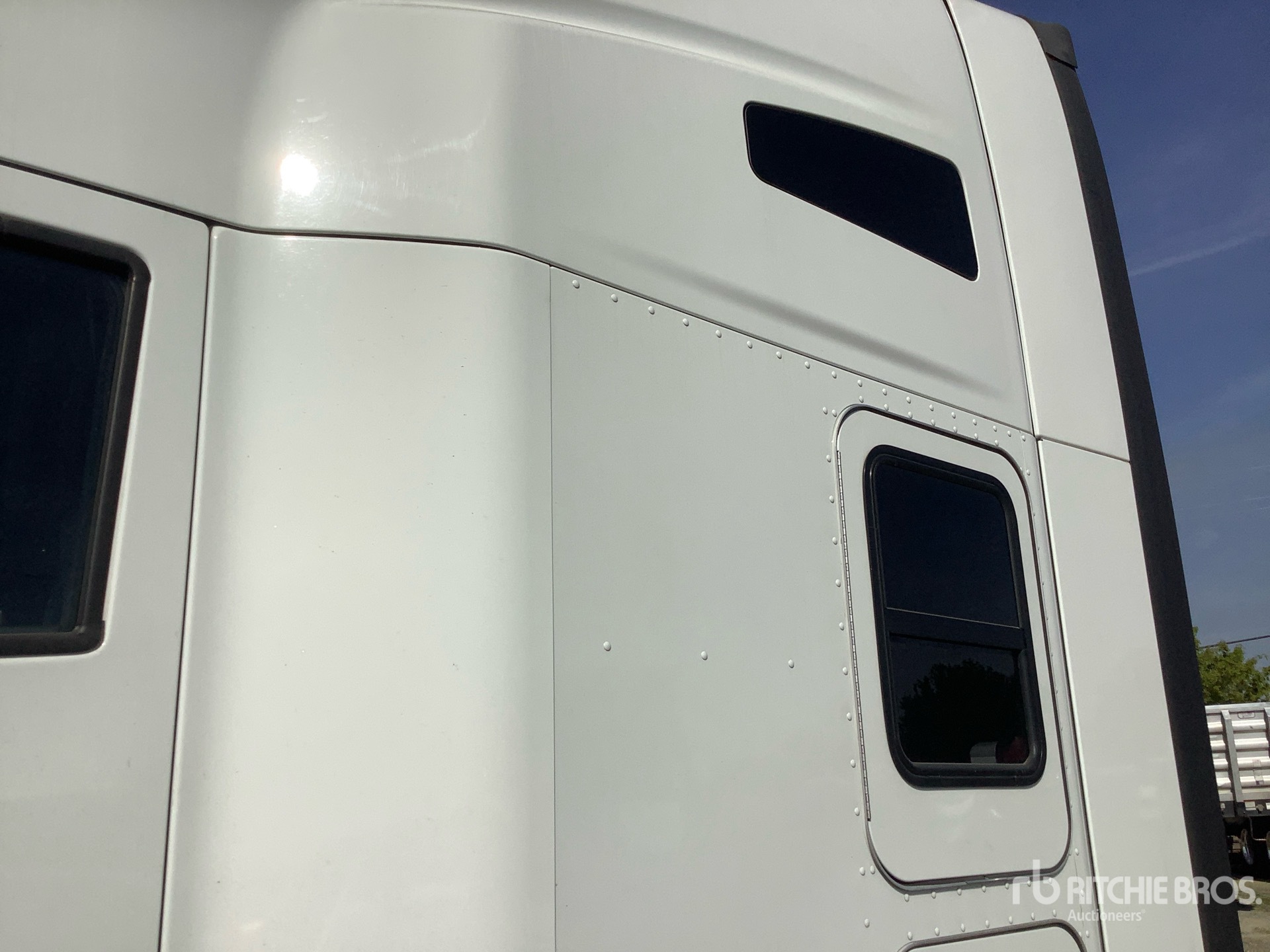 2023 Kenworth T680