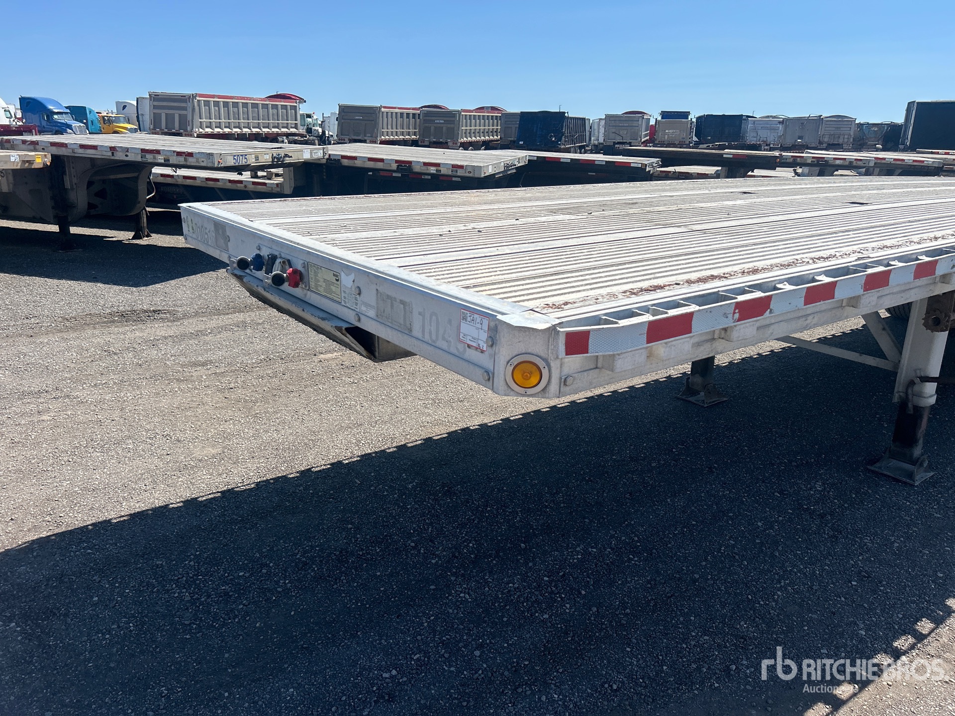 2017 Reitnouer 28 FT SUPER B-TRAIN LEAD